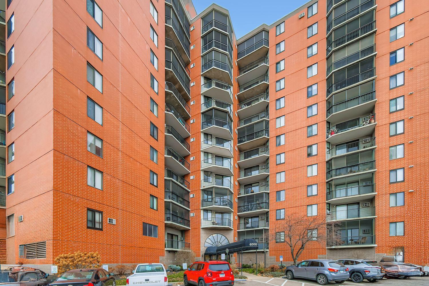 6500 Woodlake Drive 401 — photo