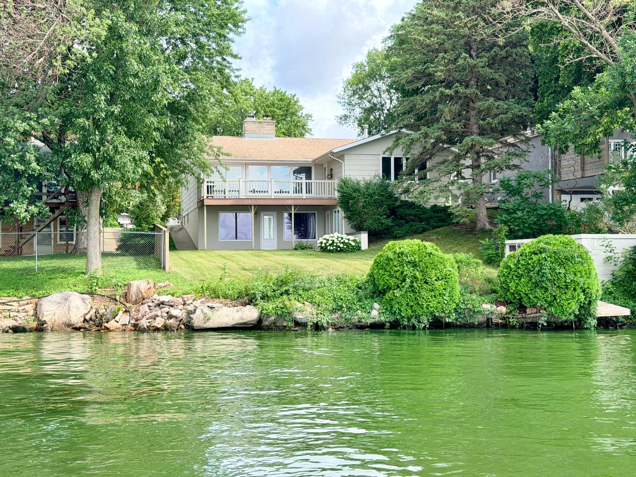 809 W Lake Avenue — photo