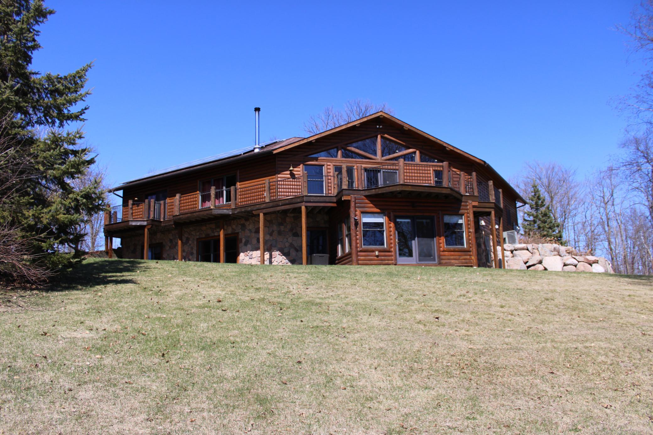 1729 Quail Lane NE — photo