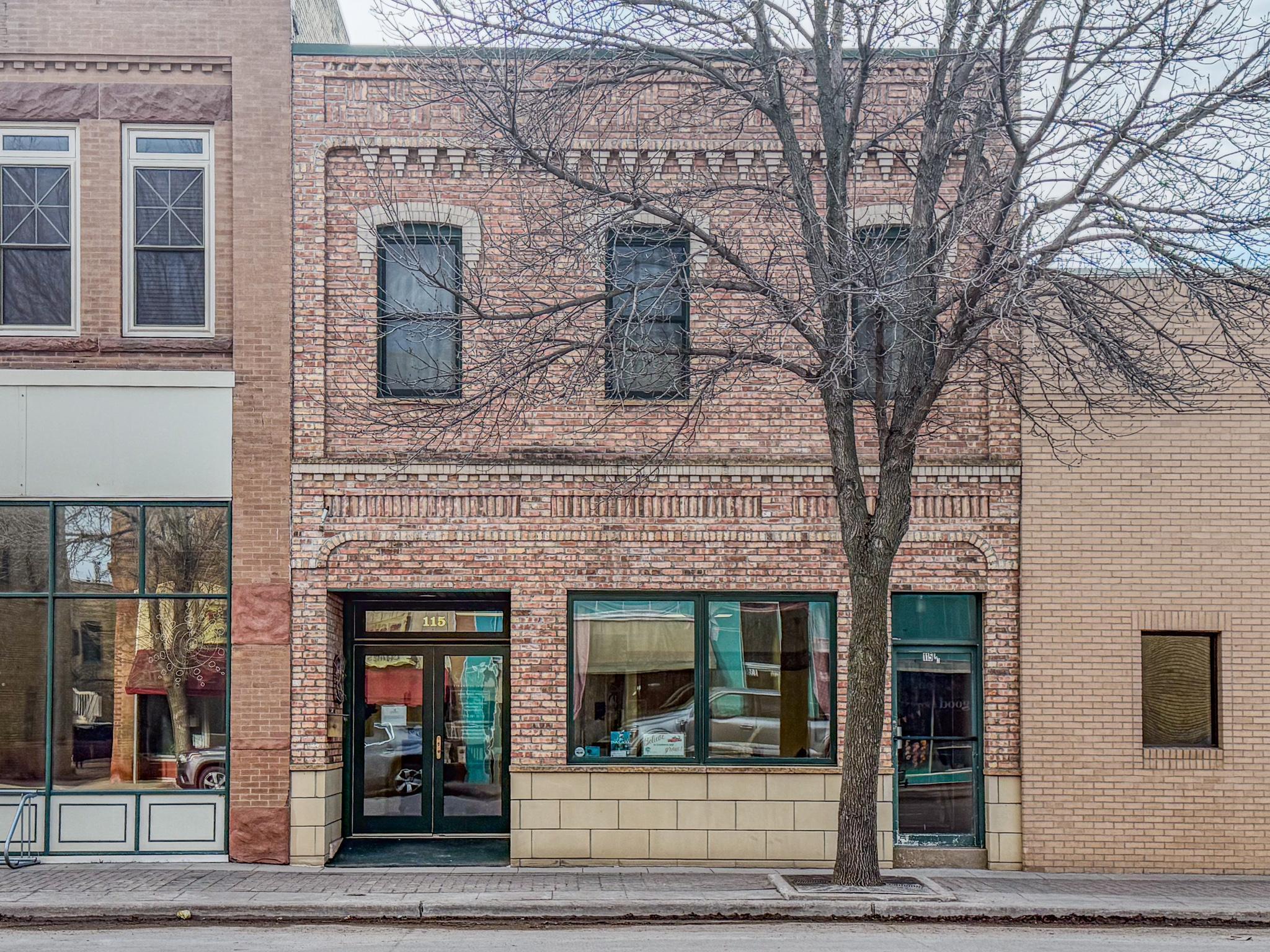 115 S Broadway — photo