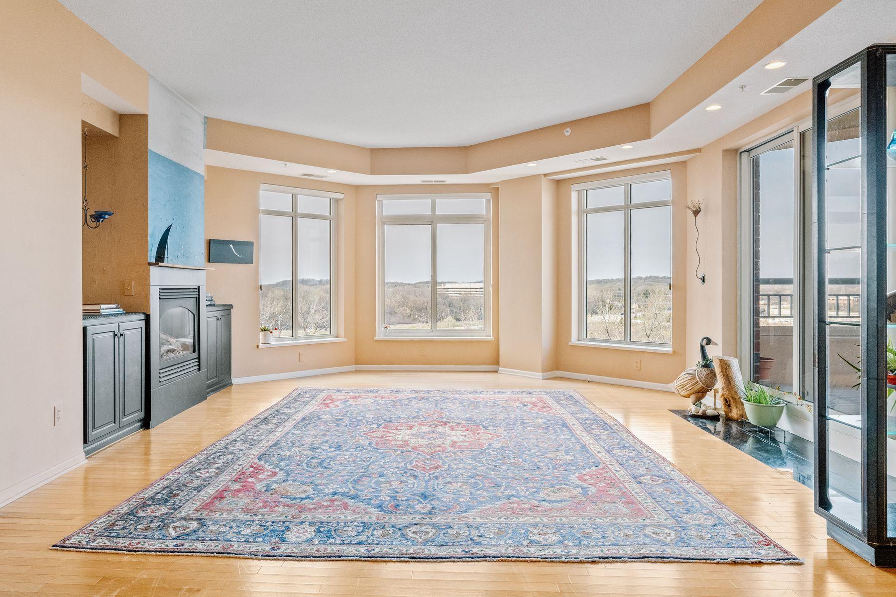 8301 Creekside Circle 560 — photo