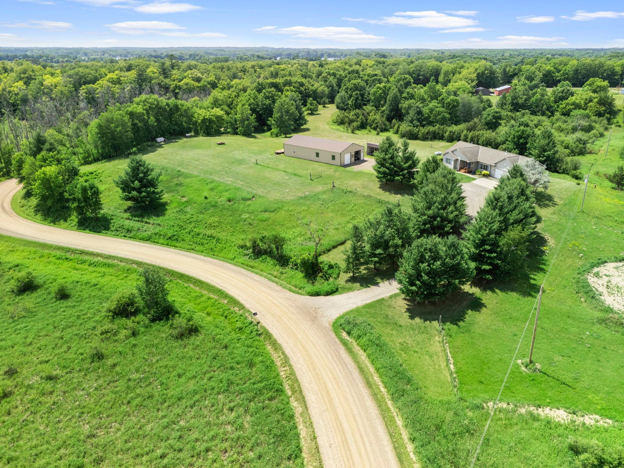 2490 Deer Drive — photo