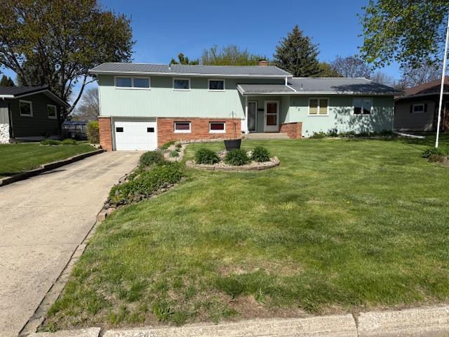 705 Adams Street — photo