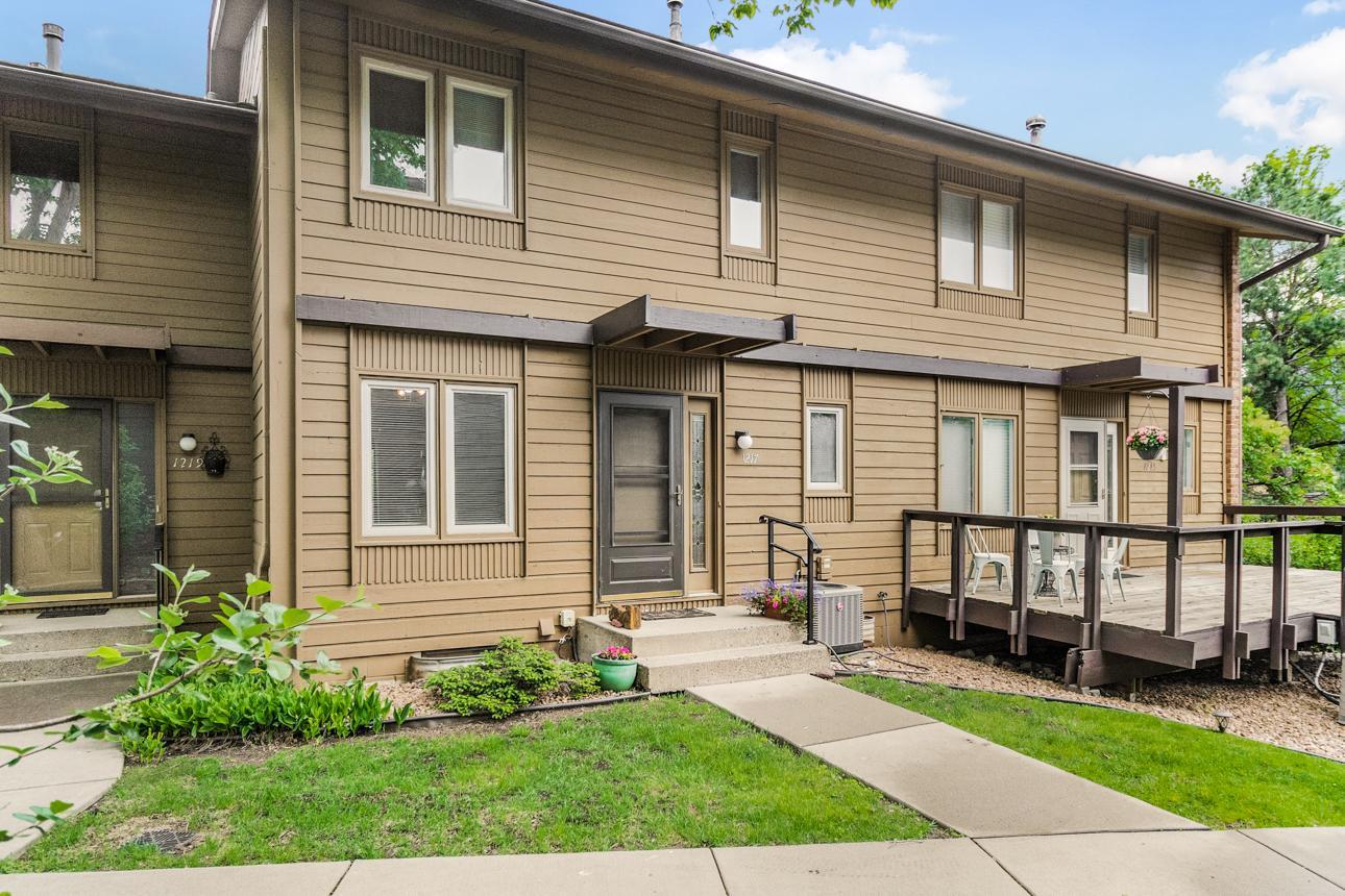 1217 Brighton Square — photo