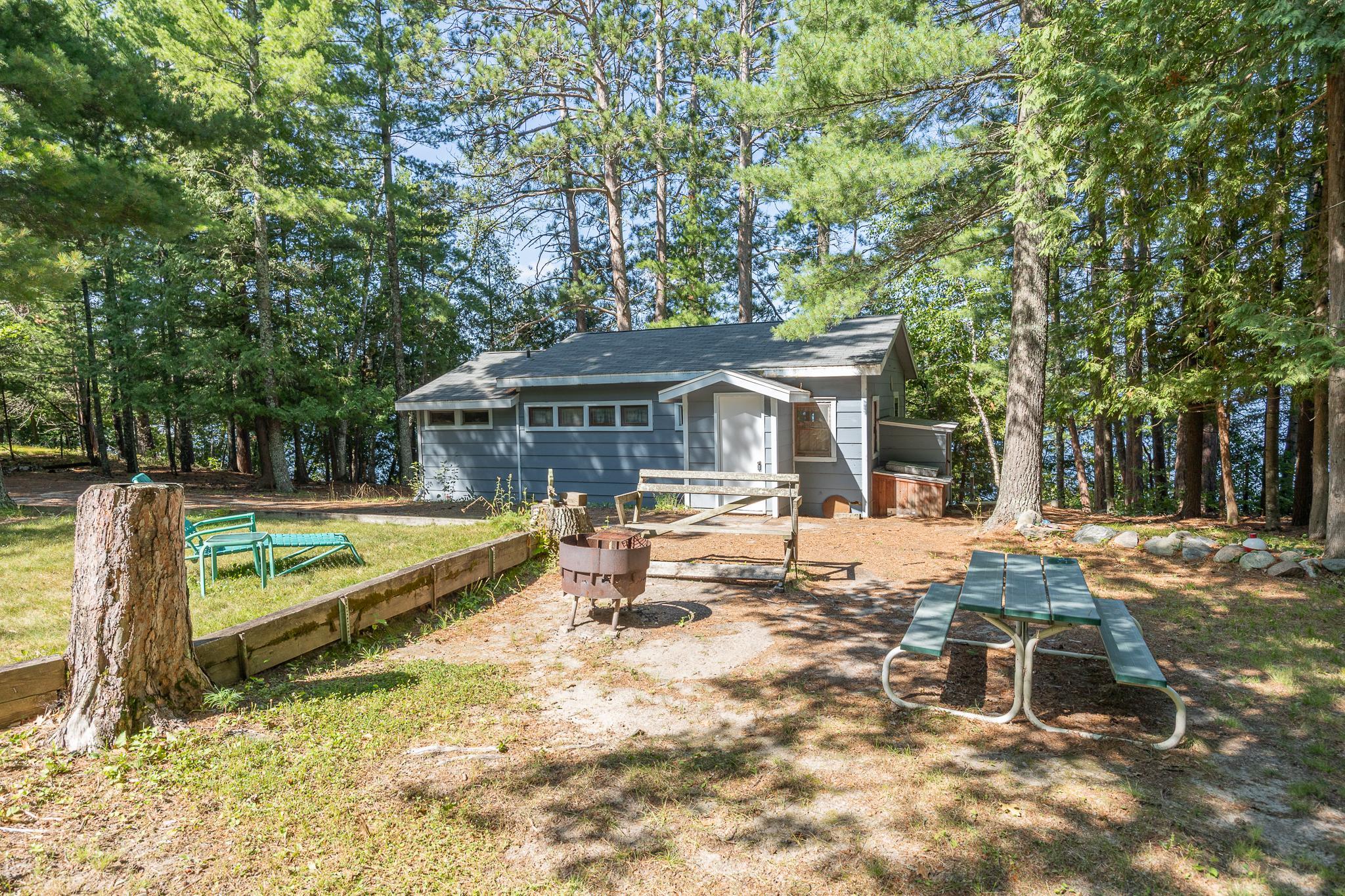 4565 Spinner Trail NE — photo