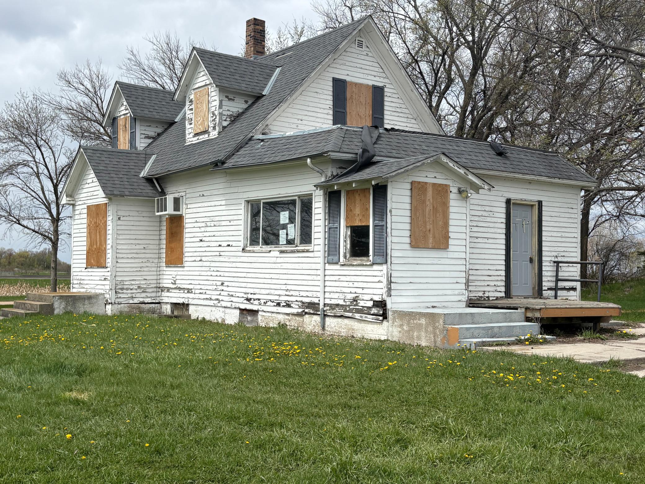 420 Depue Street — photo