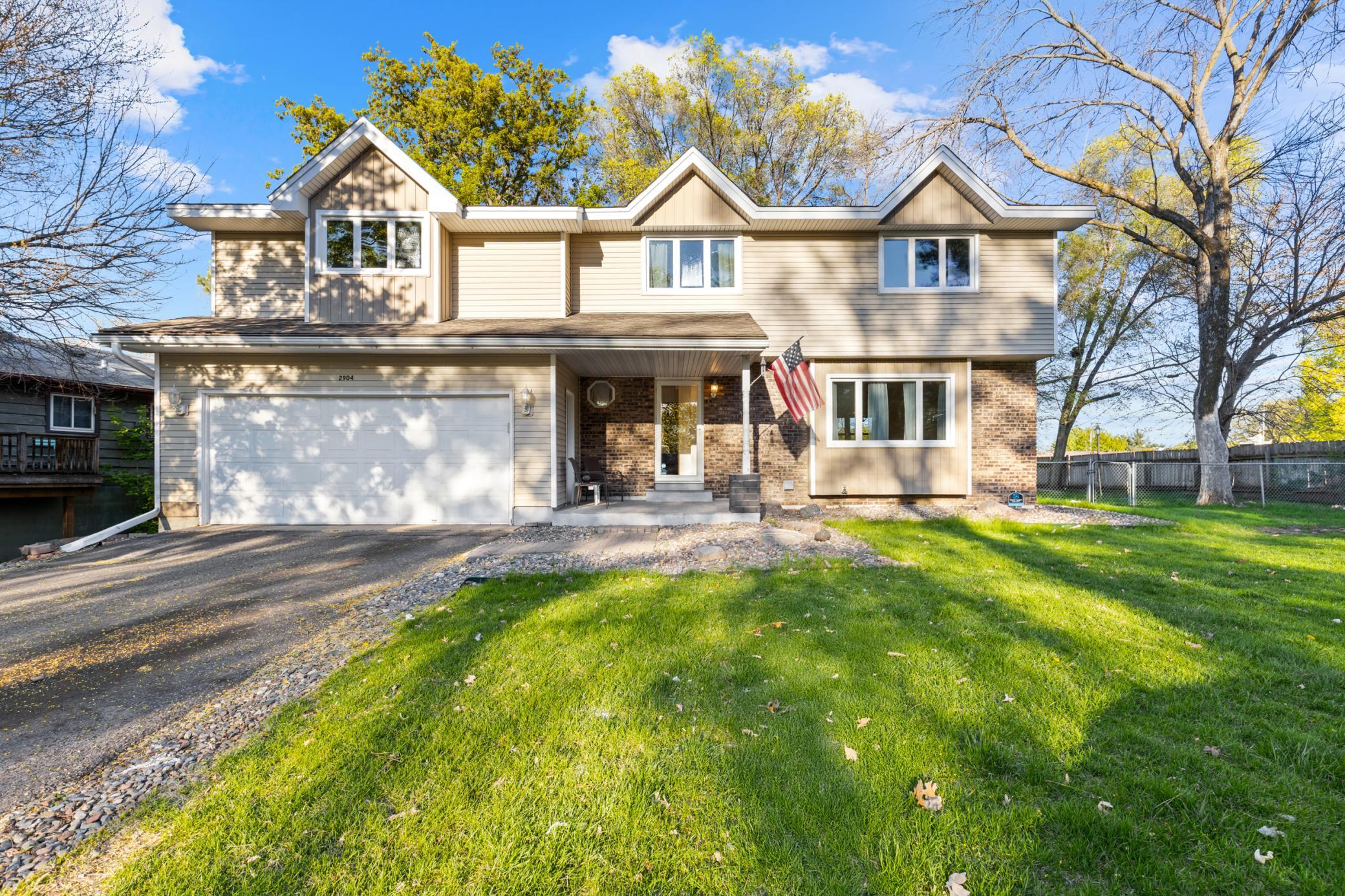 2904 Silver Lake Court NE — photo