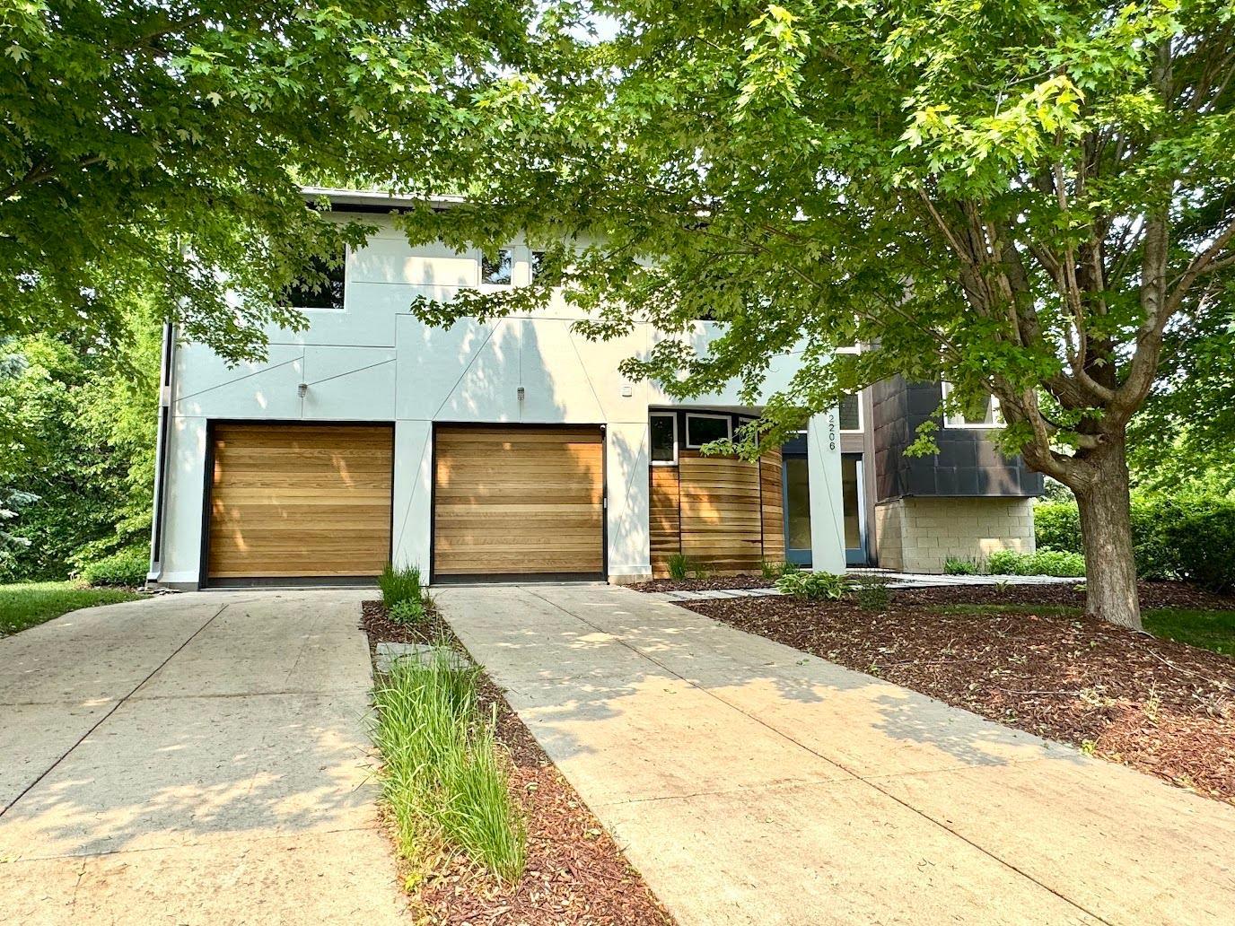 2206 Grant Court — photo