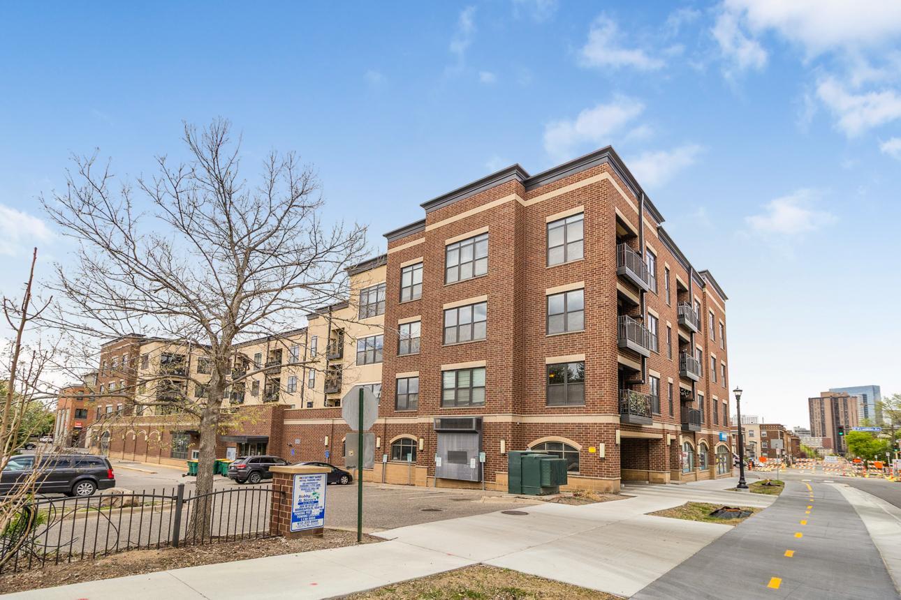 15 E Franklin Avenue 432 — photo
