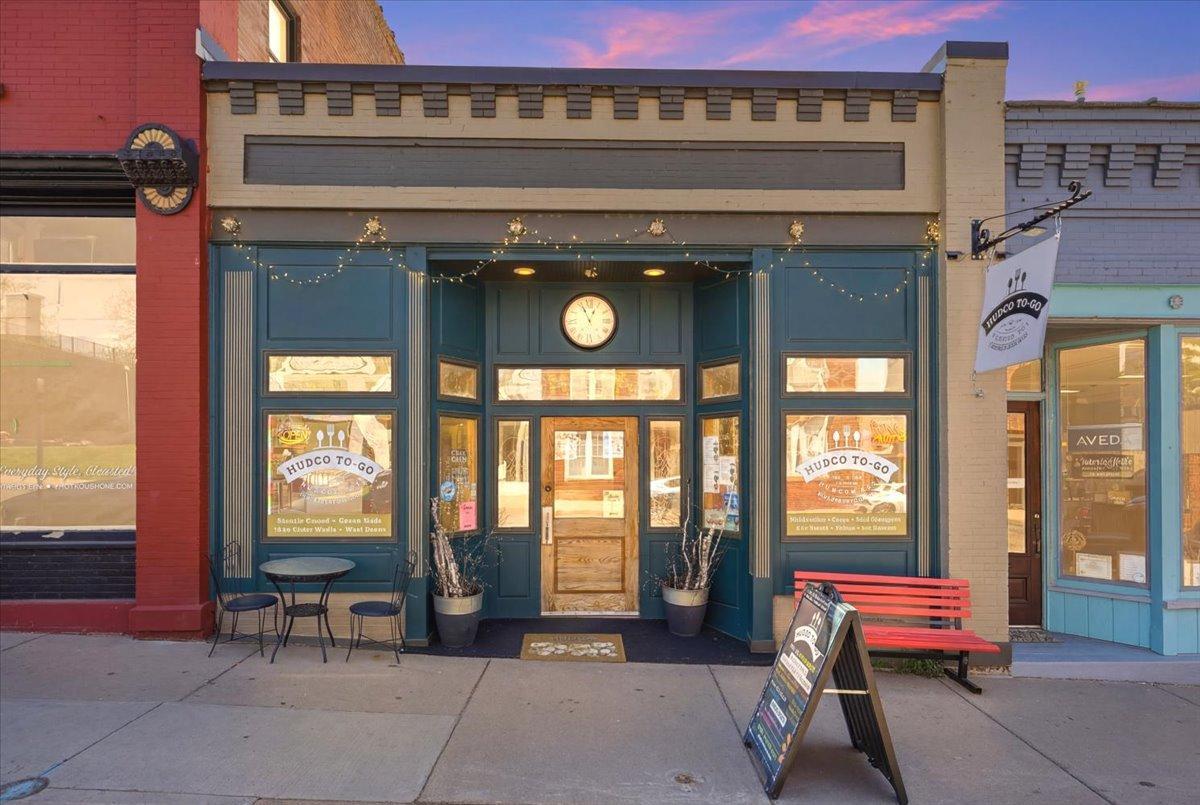 210 Locust Street — photo