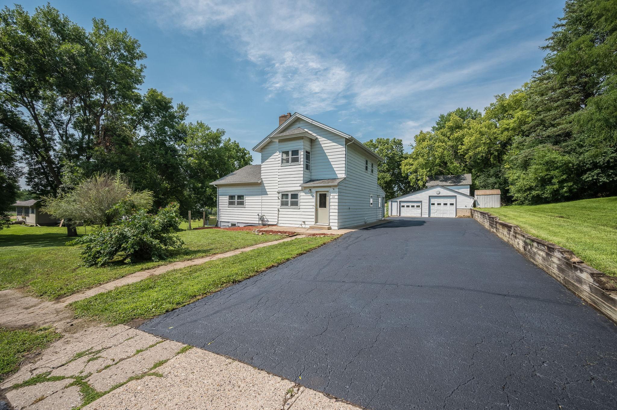 104 Frank Avenue NE — photo