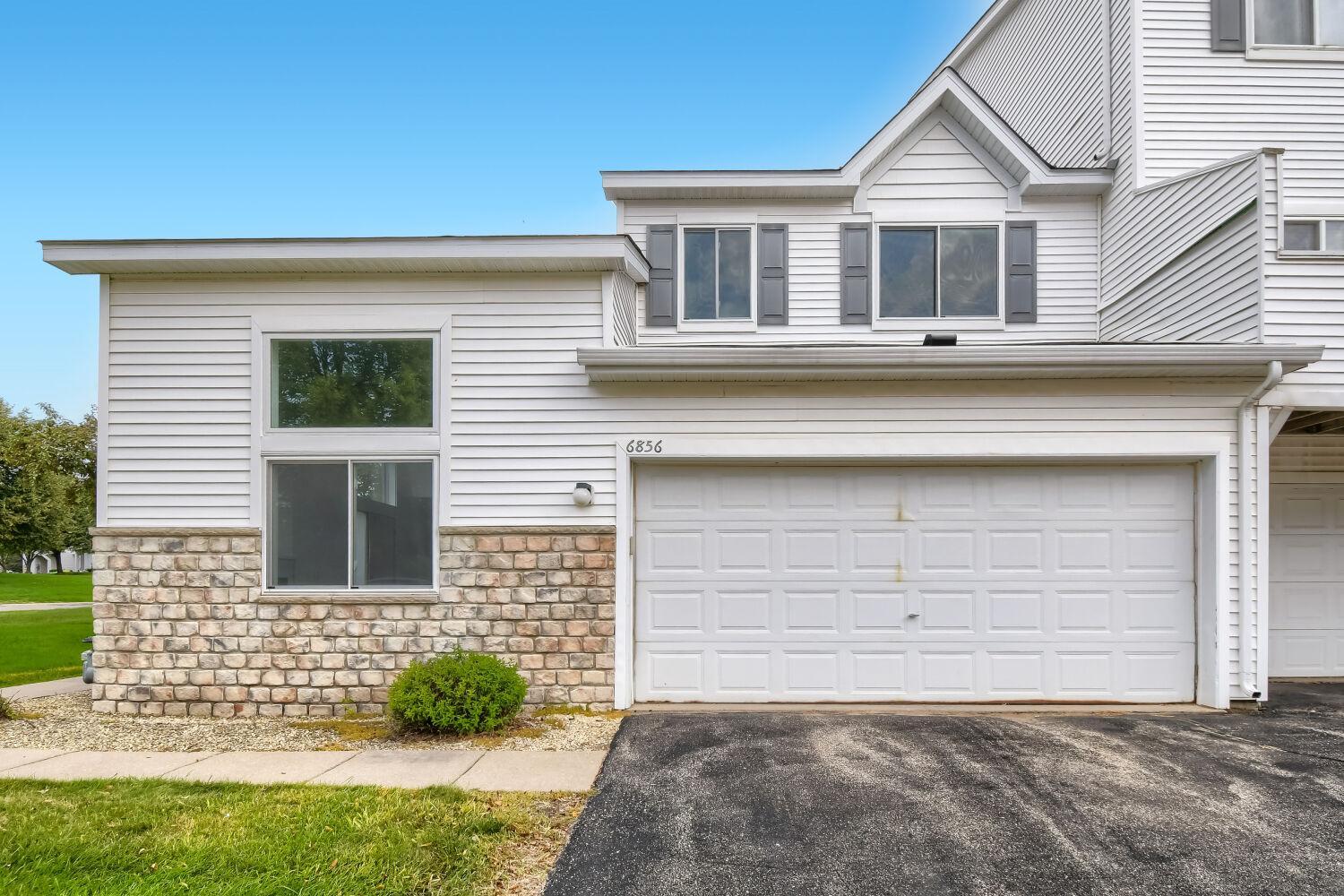 6856 Meadow Grass Lane S — photo