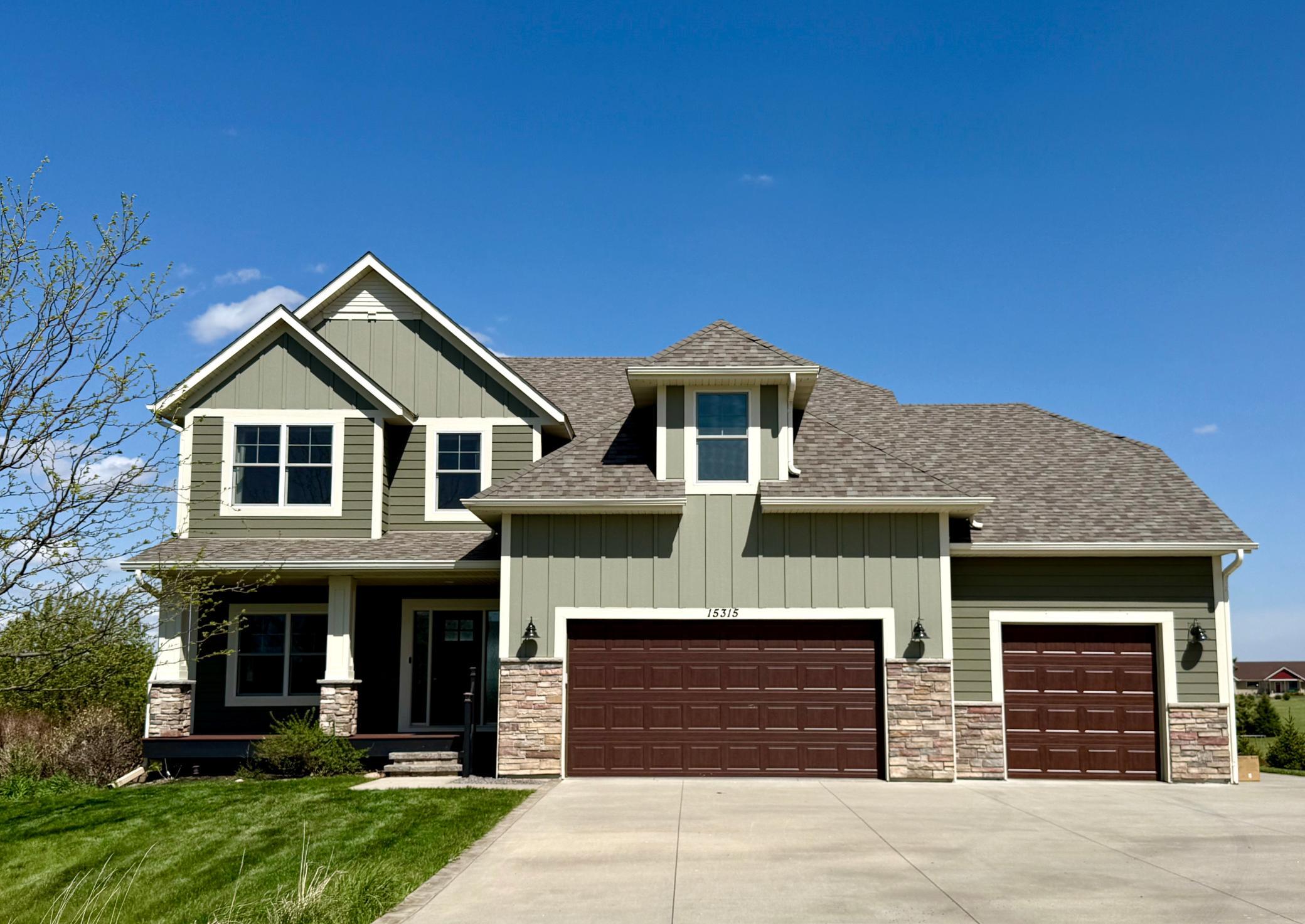 15315 Elm Court — photo