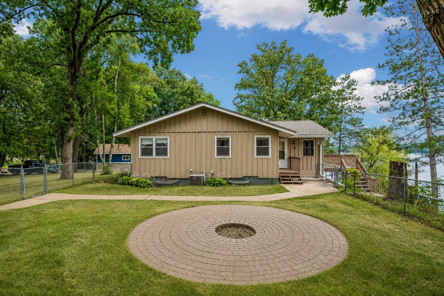 16540 Edgewater Road NE — photo