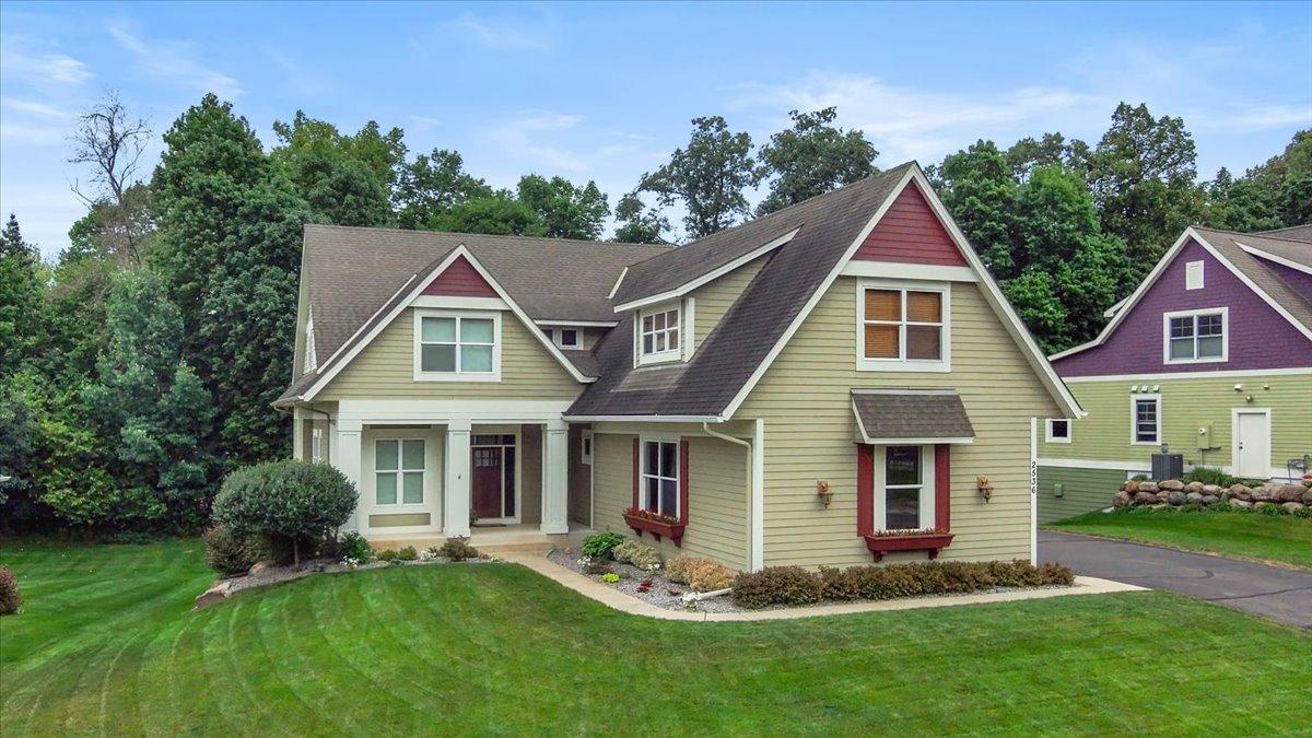 2536 N Saunders Lake Drive — photo