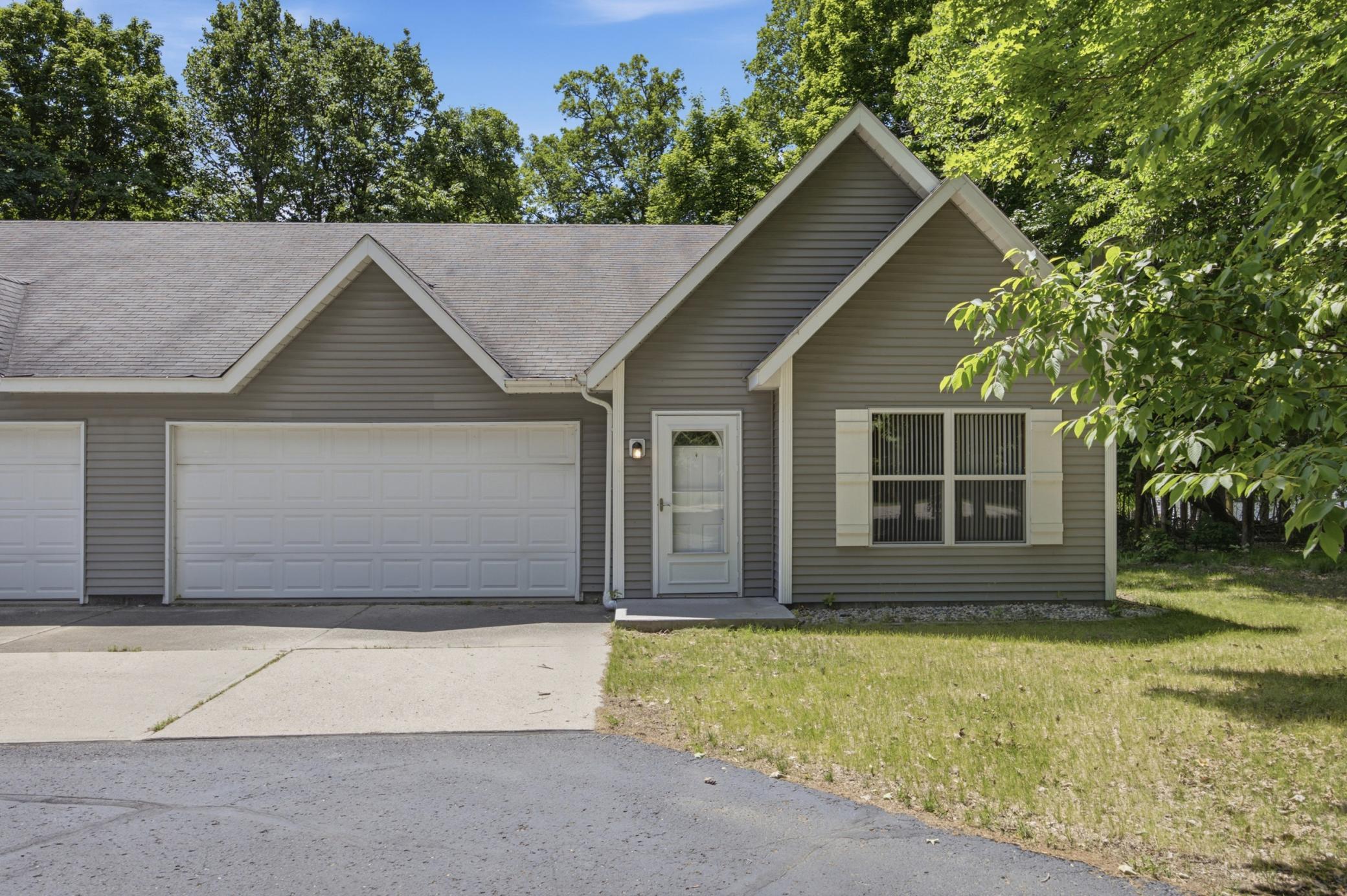 331 Maple Ridge Court — photo