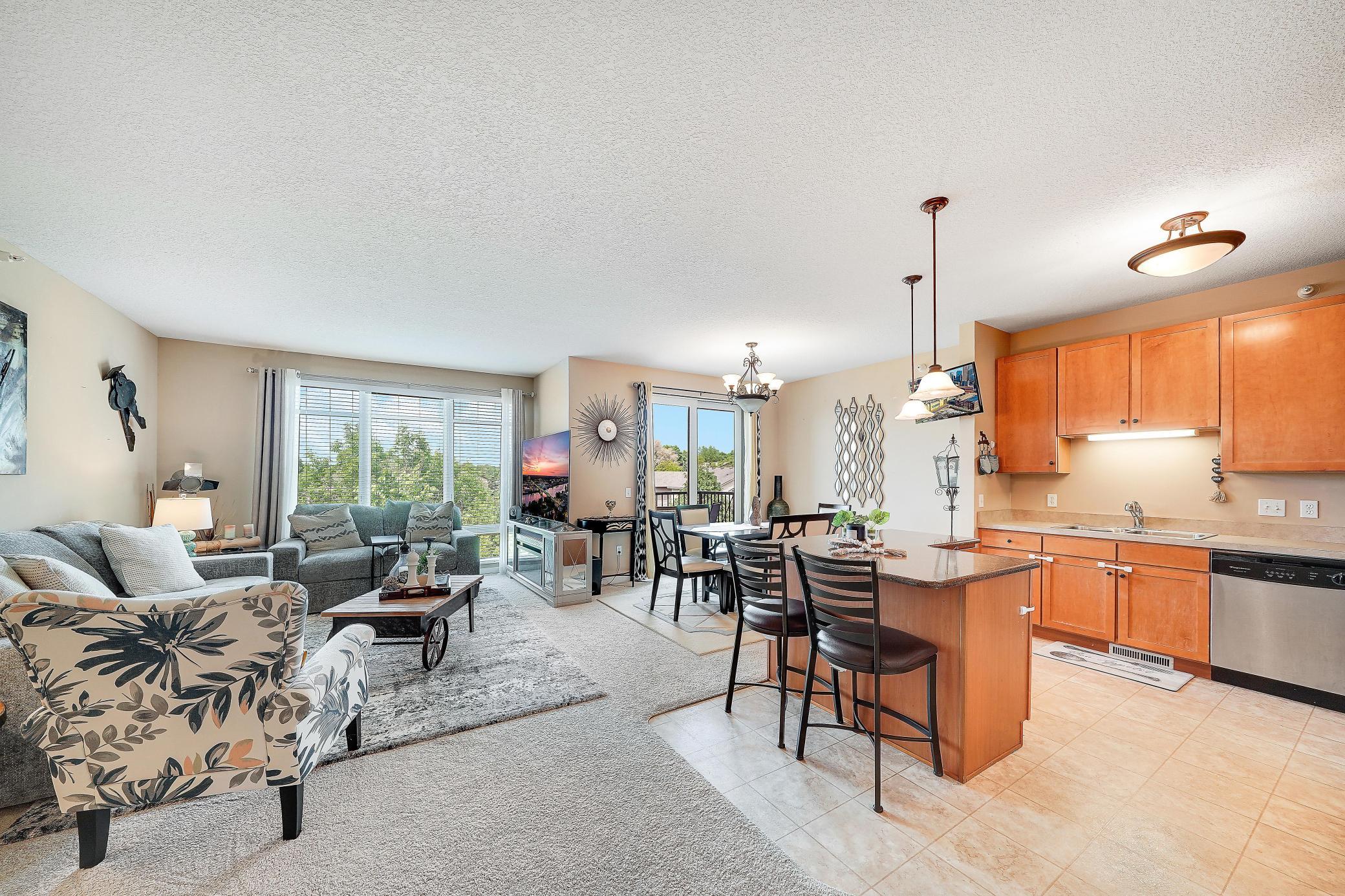 1070 Grandview Court NE 300 — photo