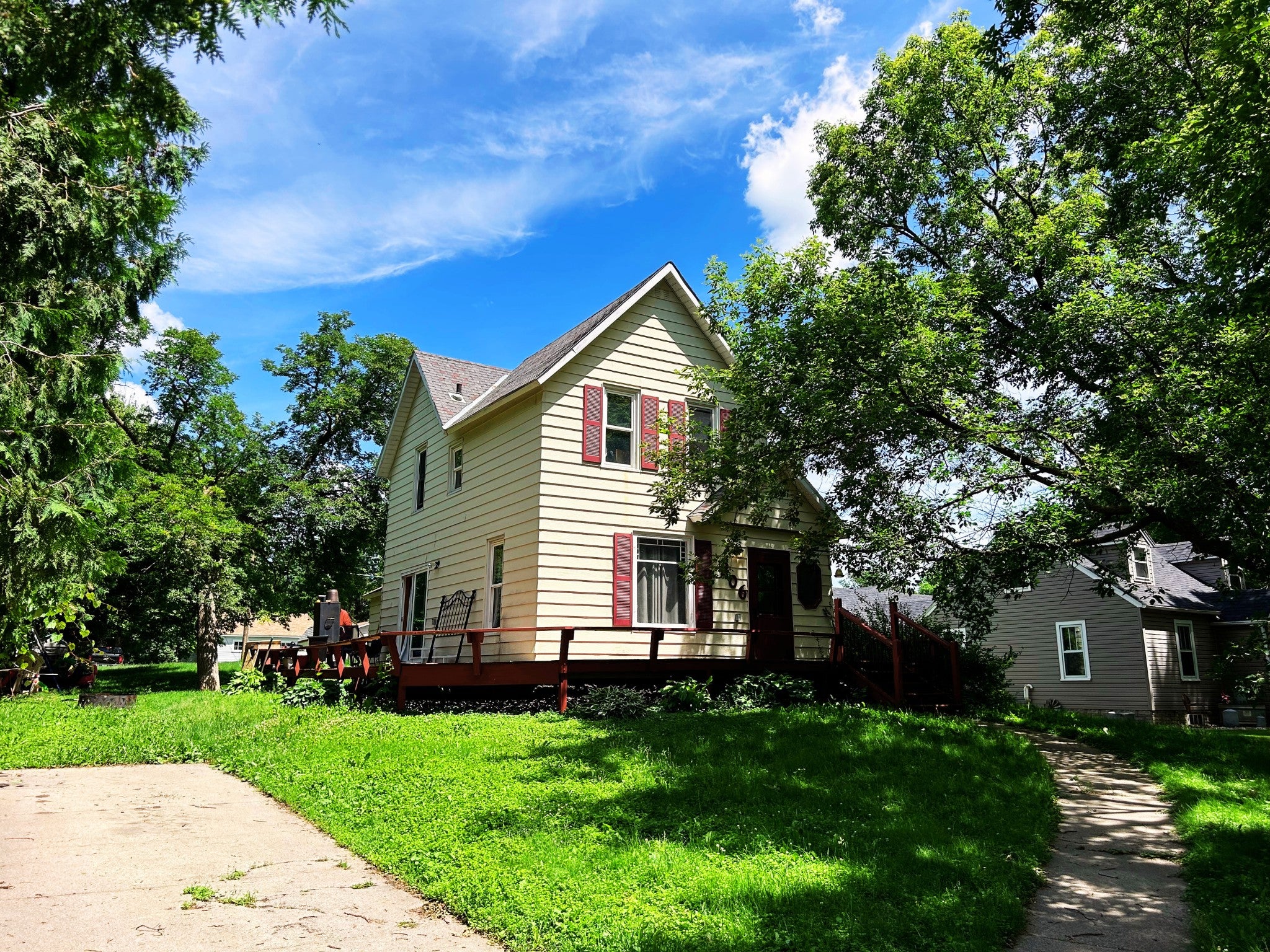 206 E Broadway Street — photo