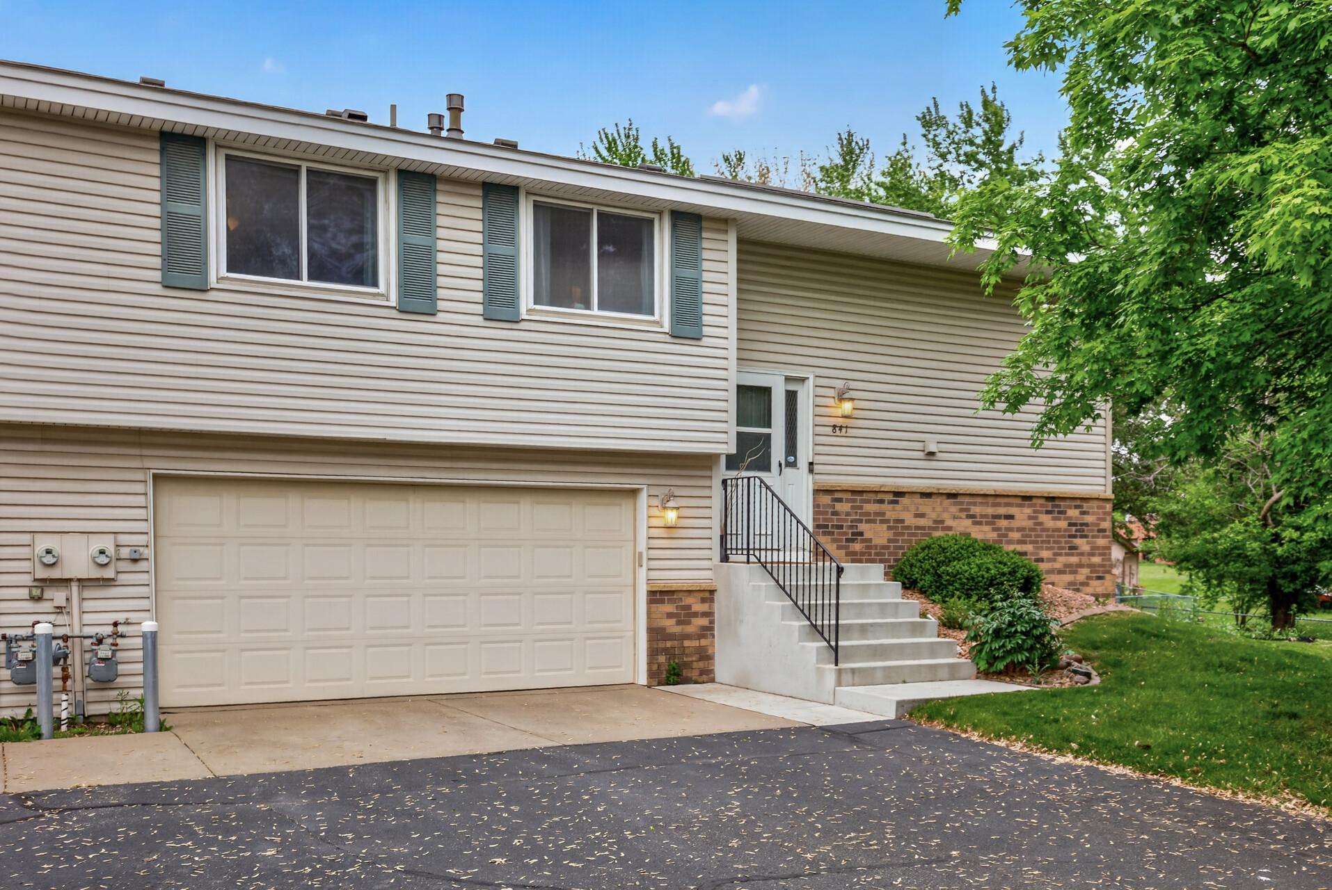 841 Evergreen Circle — photo