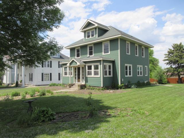 416 E Division Street — photo