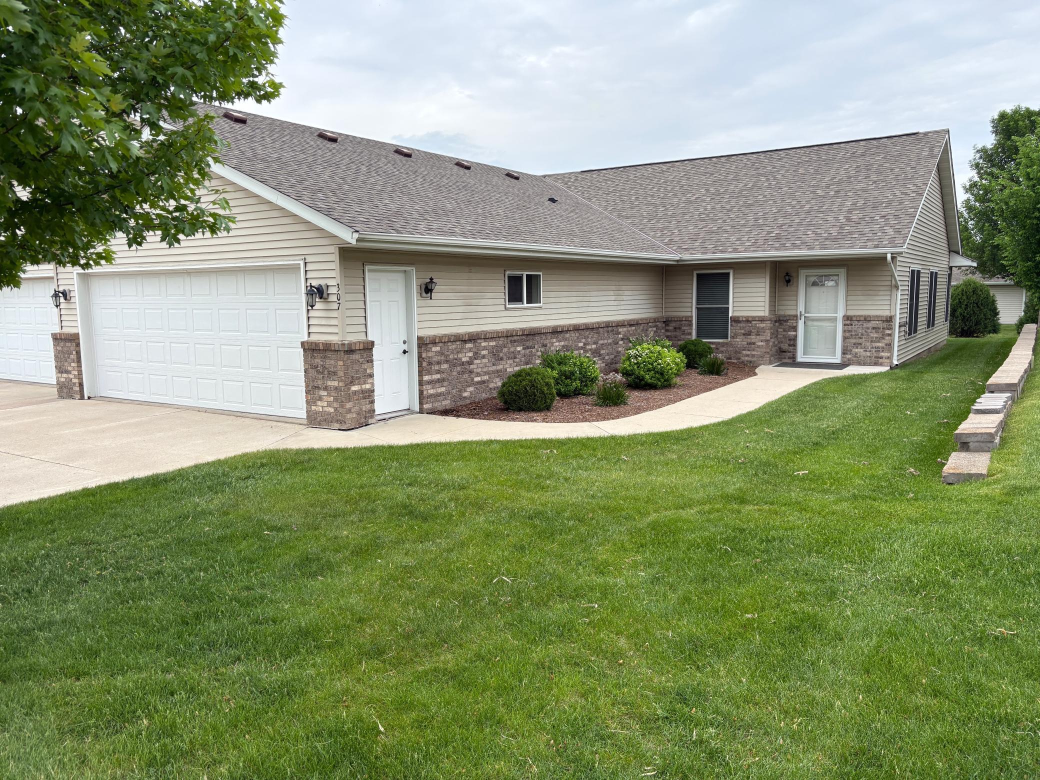 307 Aspenwood Drive — photo