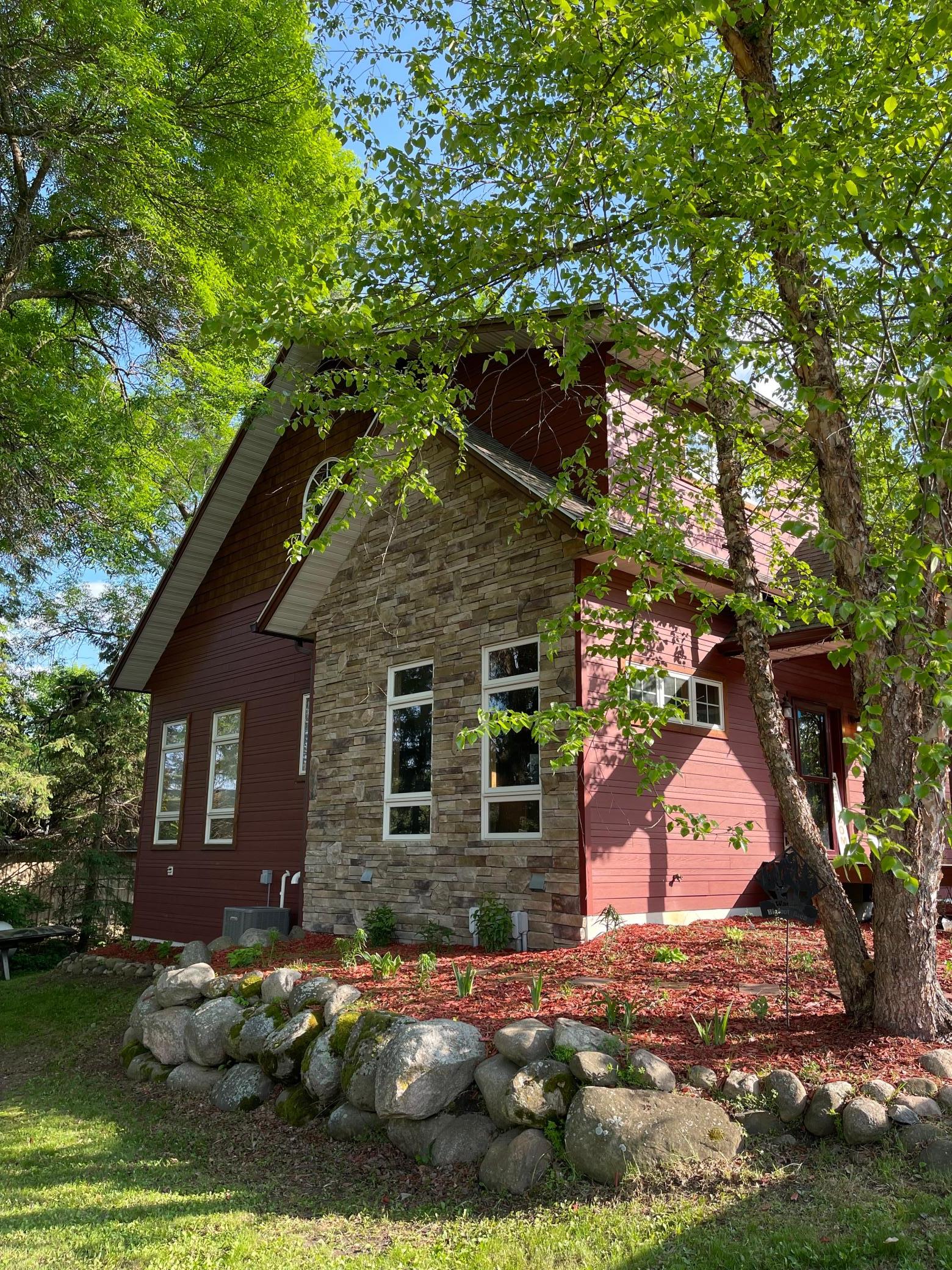 2761 Mississippi Shores Road — photo