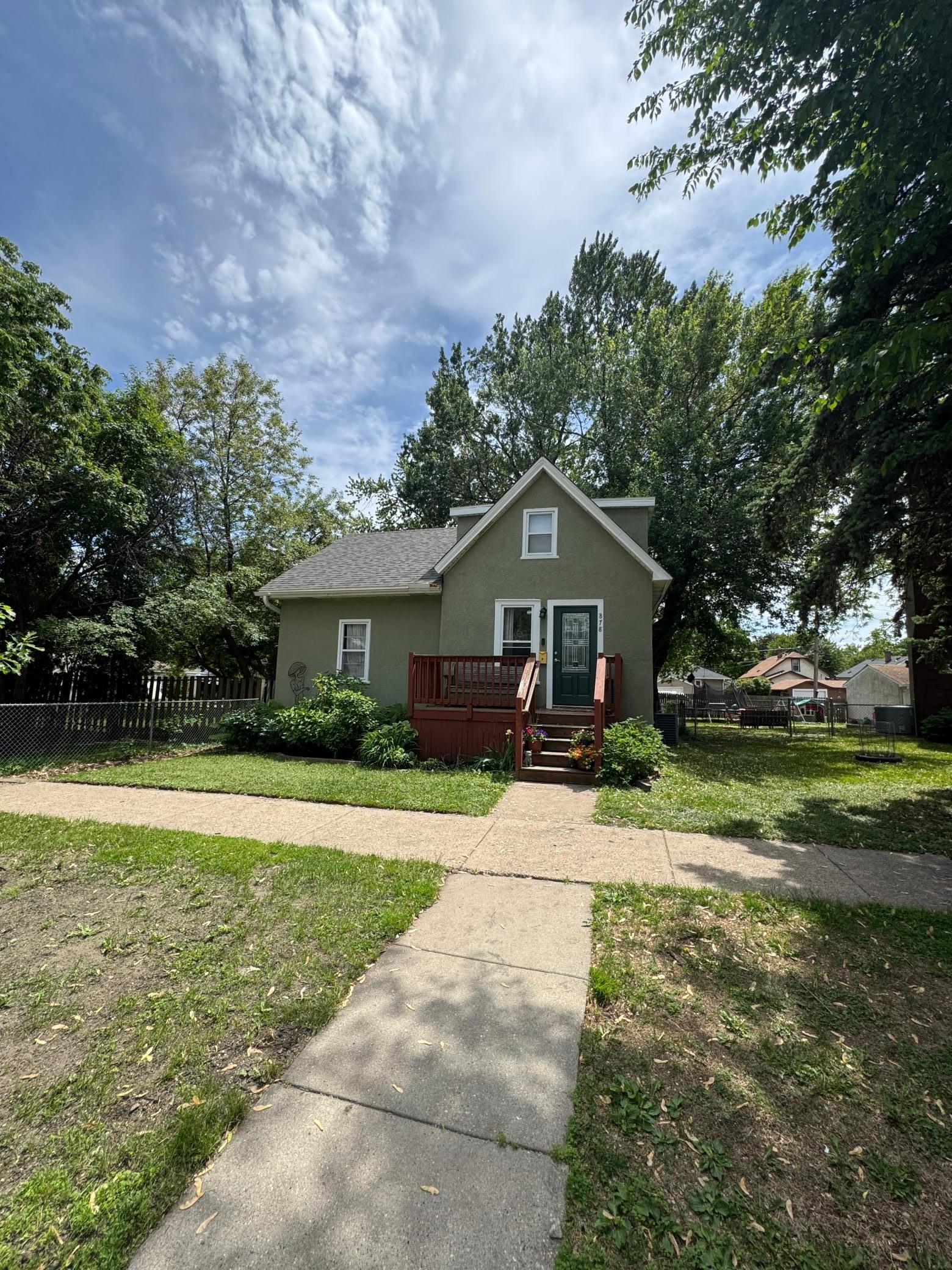 878 Monroe Court — photo