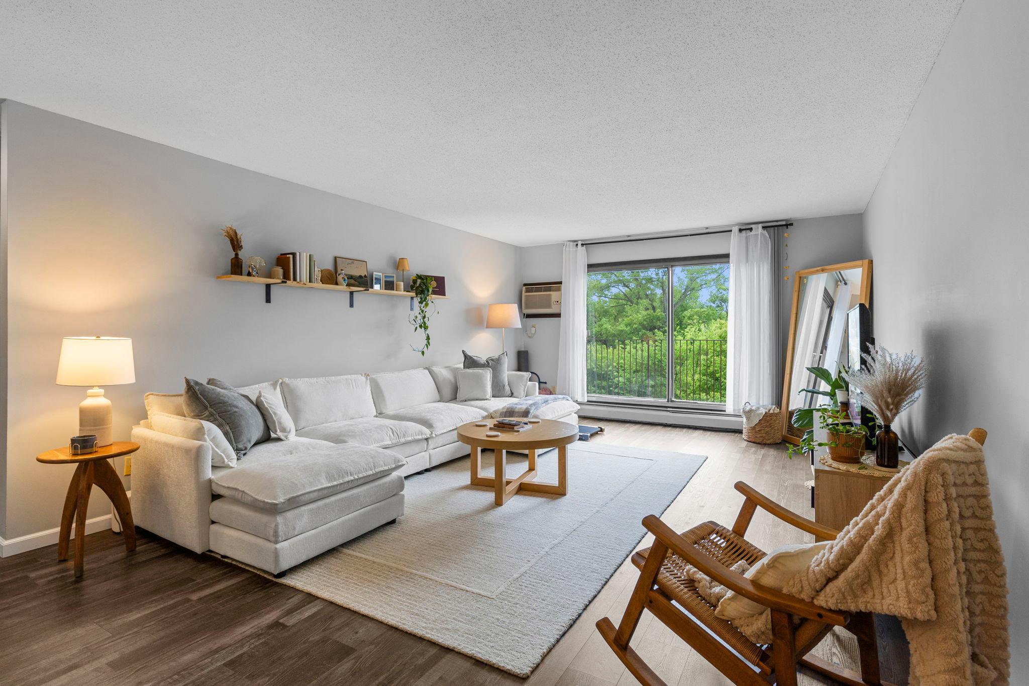 1304 W Medicine Lake Drive 308 — photo