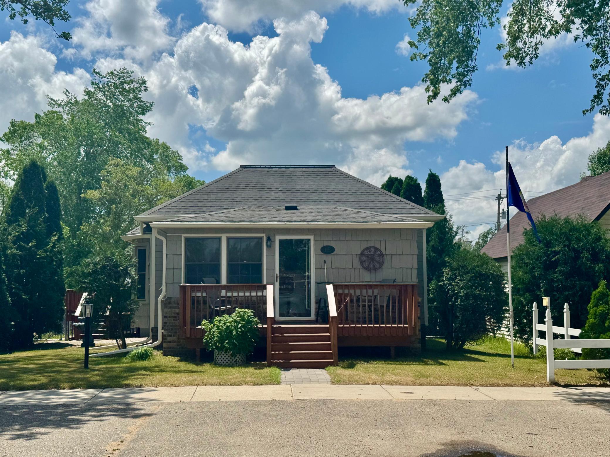 115 Birch Avenue SE — photo