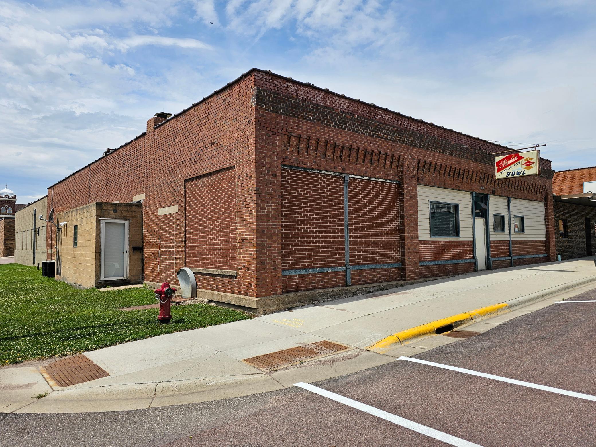 140 S First Avenue — photo