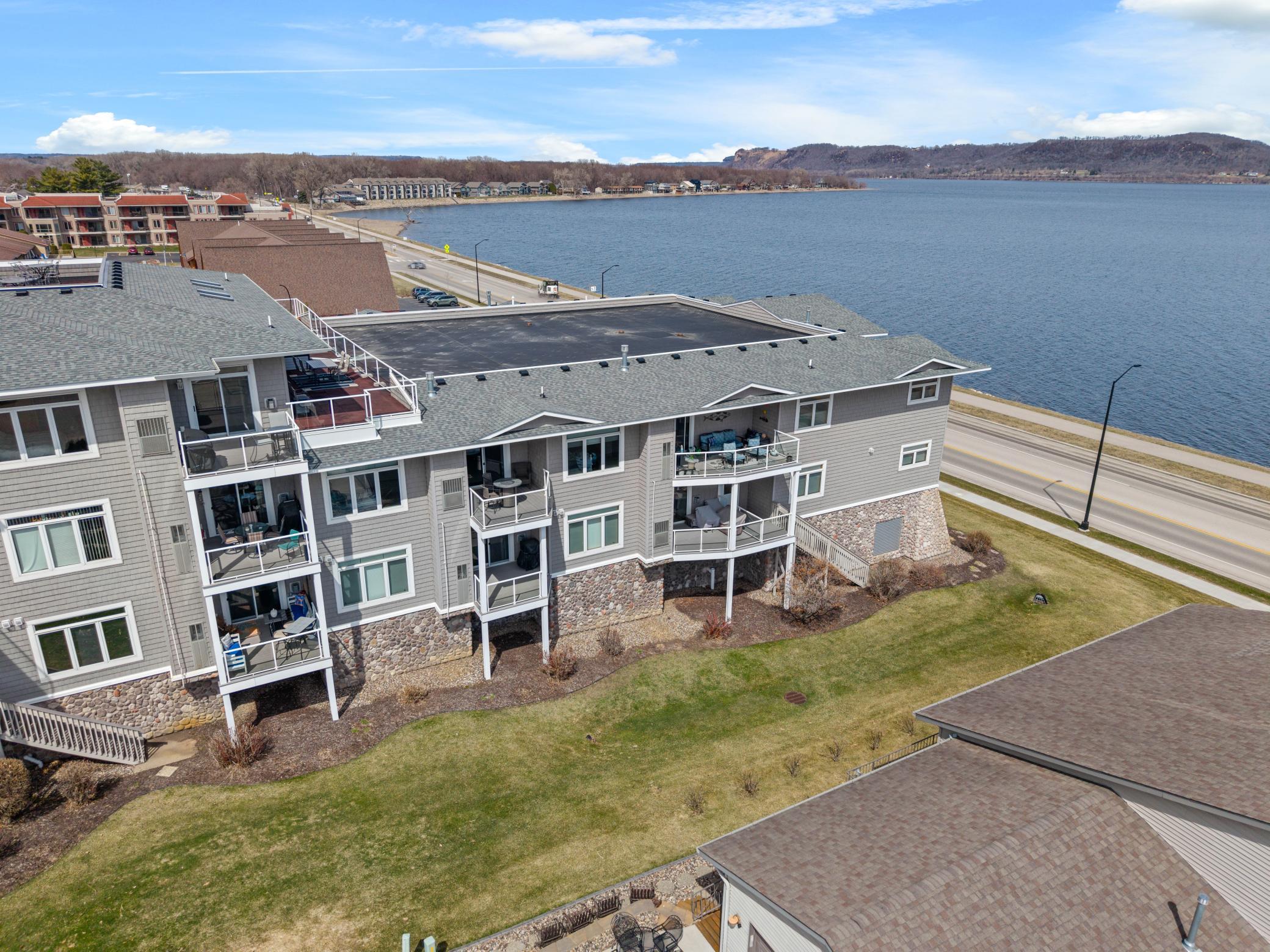 1215 N Lakeshore Drive 205 — photo