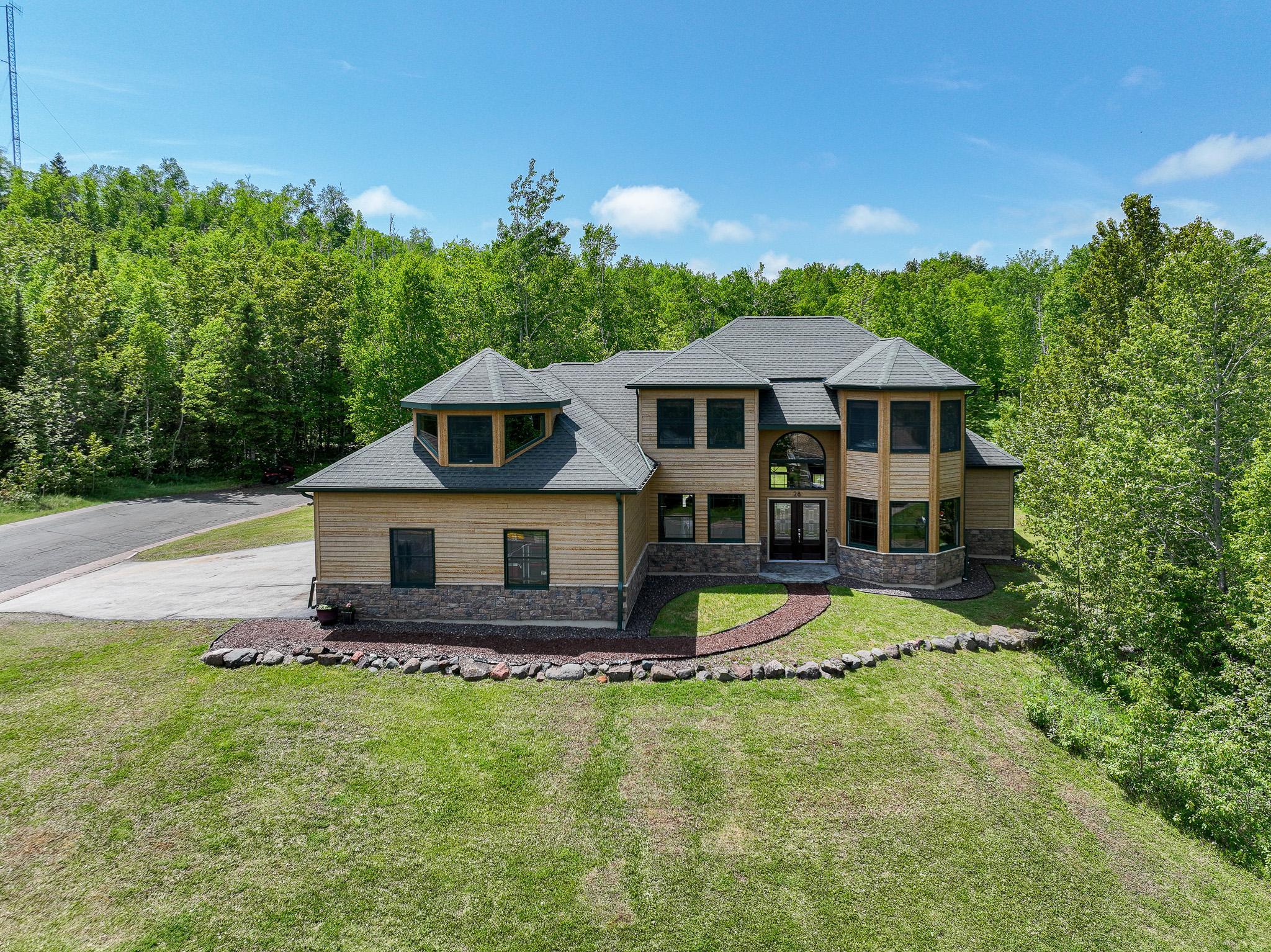 28 Quincy Drive — photo
