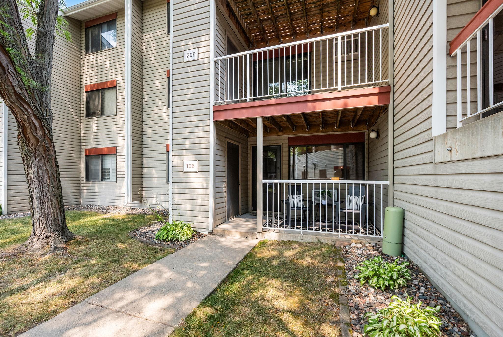 350 Shelard Parkway 106 — photo
