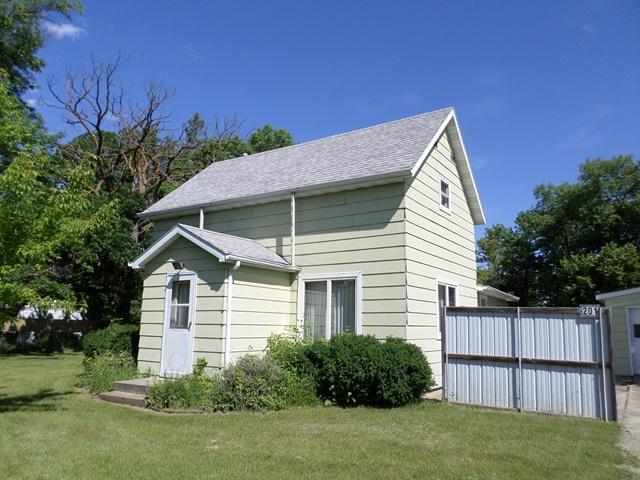 201 Greenwood Street E — photo