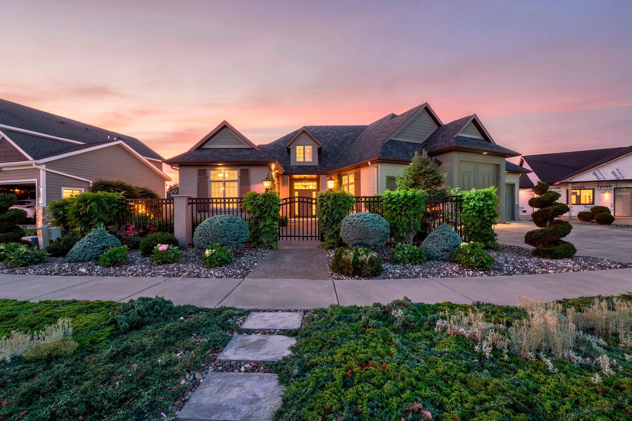 4999 Chalet Court — photo