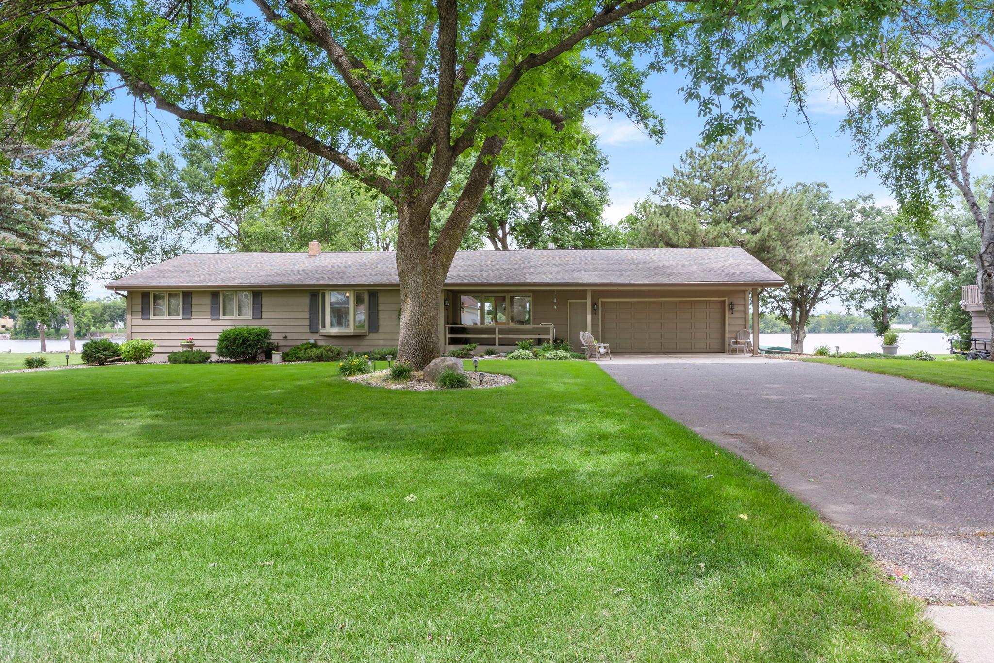 830 Lakewood Drive SW — photo