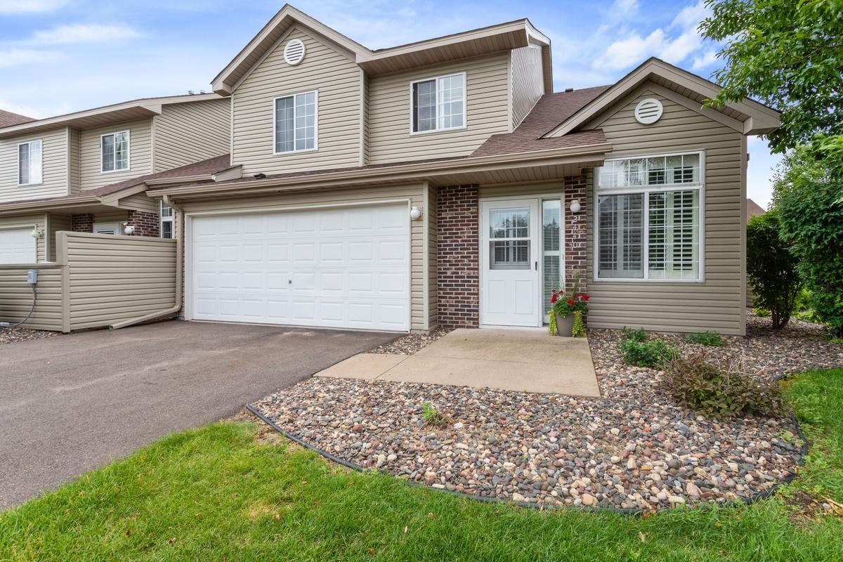2440 Oakridge Circle — photo