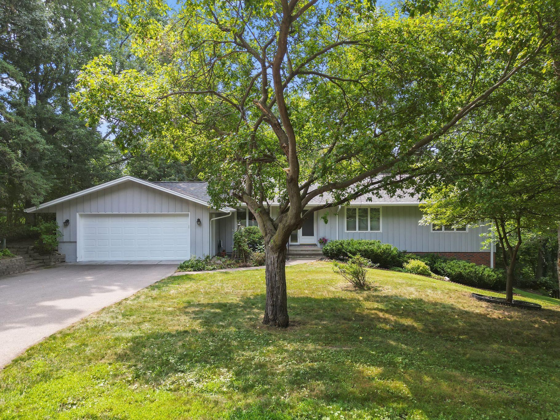 4723 Forest Circle — photo