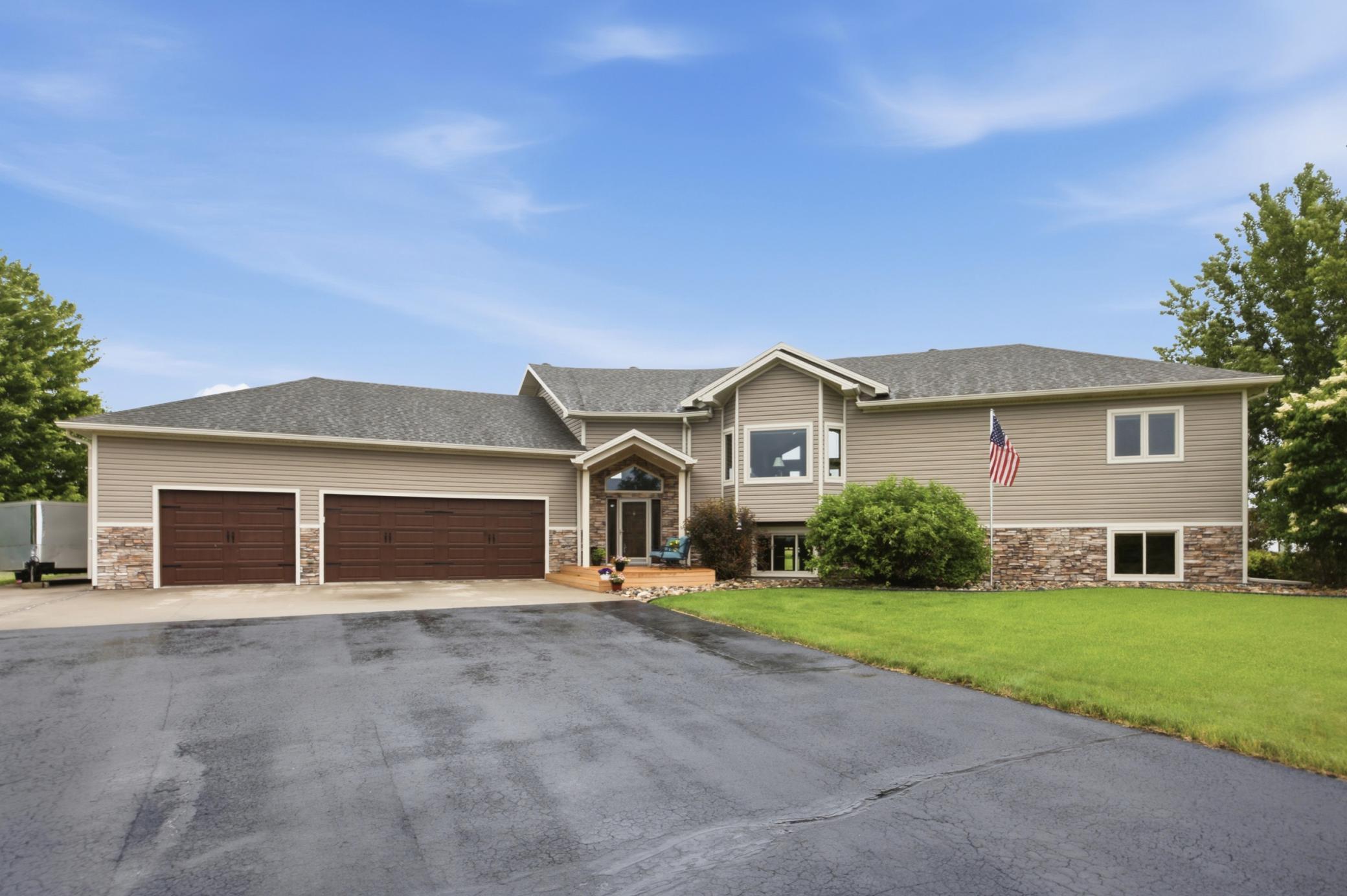 15304 Trillium Trail — photo