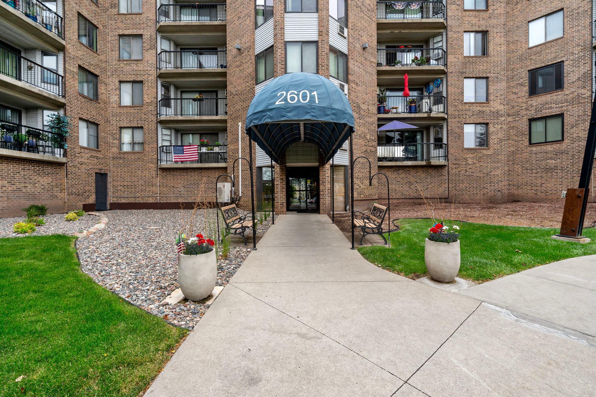 2601 Kenzie Terrace 315 — photo