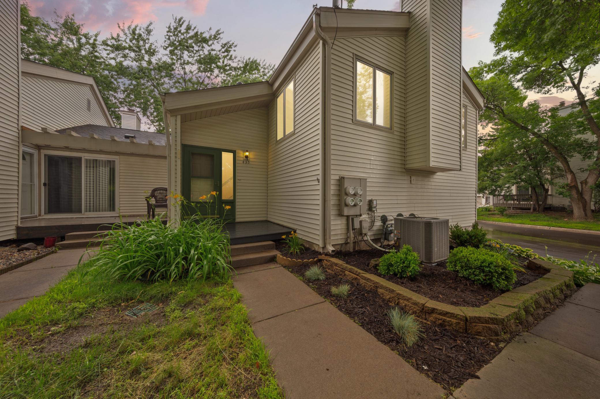 435 Fontaine Court — photo