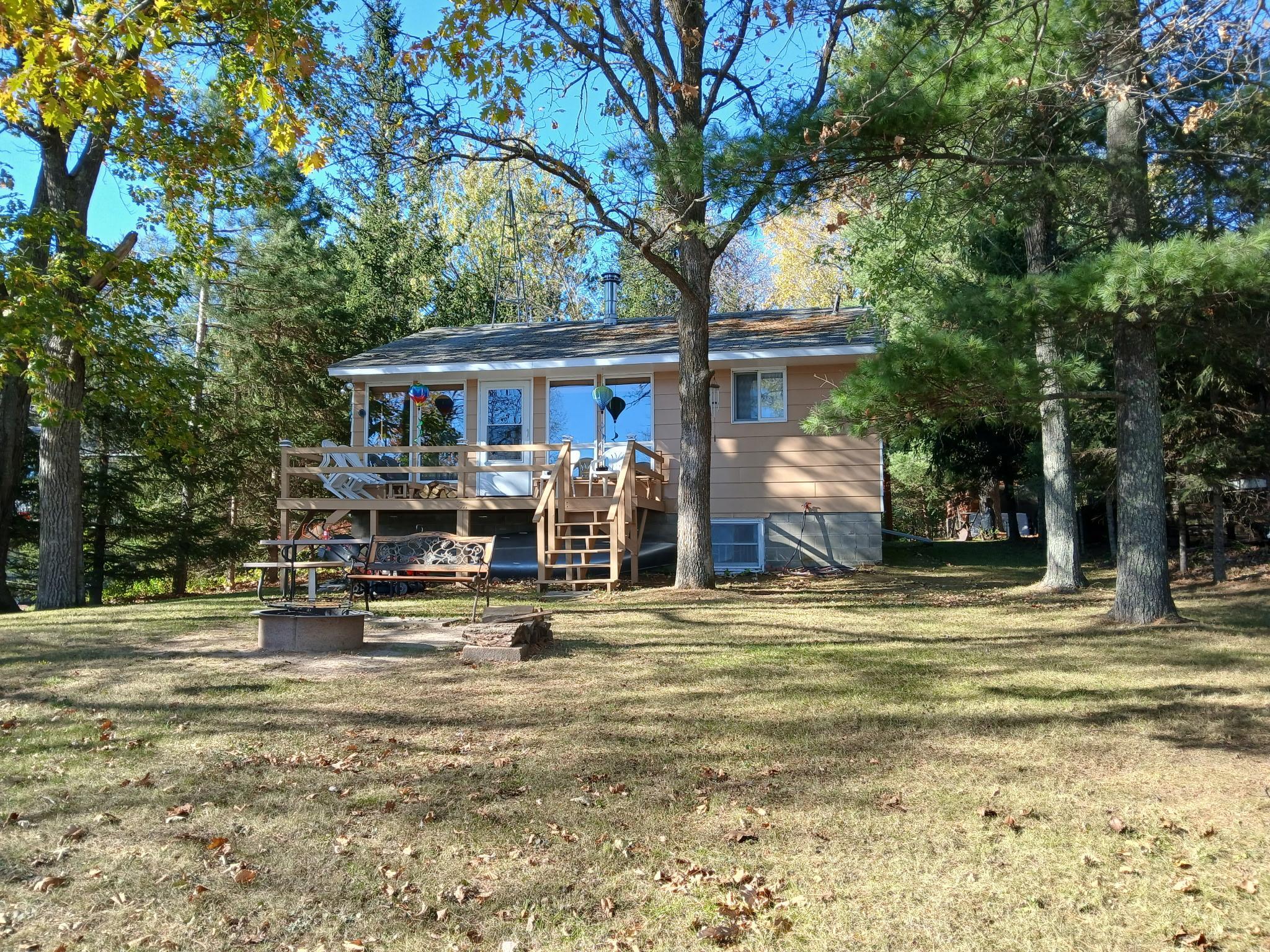 2047 Clover Lane NE — photo
