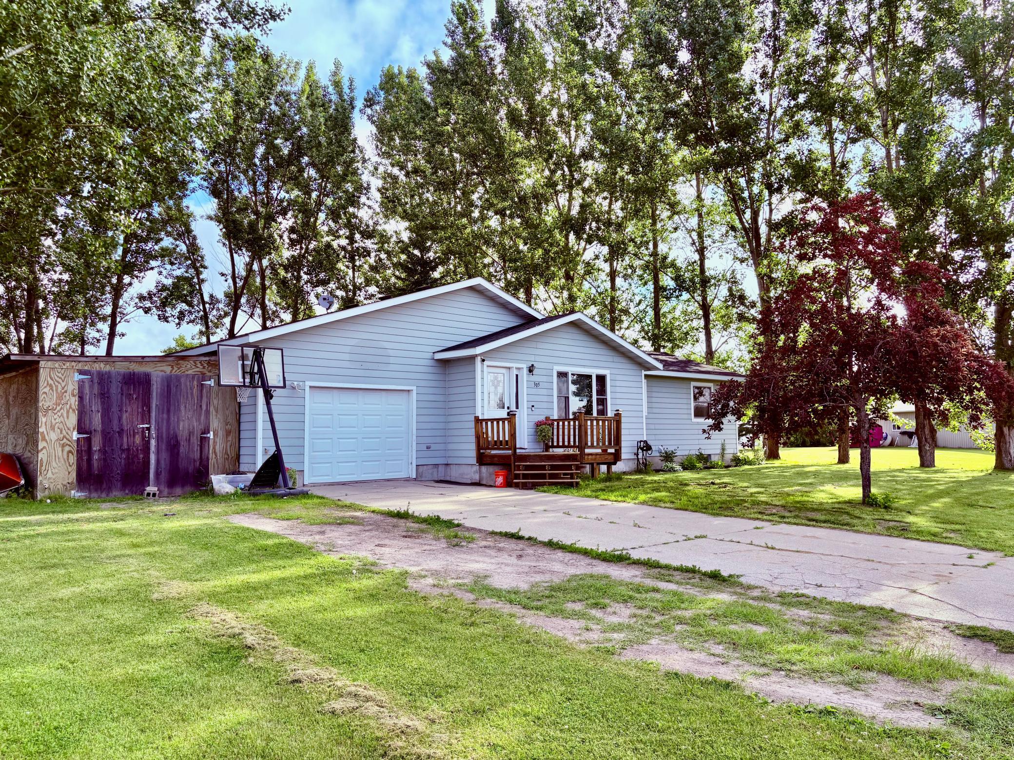 305 Lincoln Court SW — photo