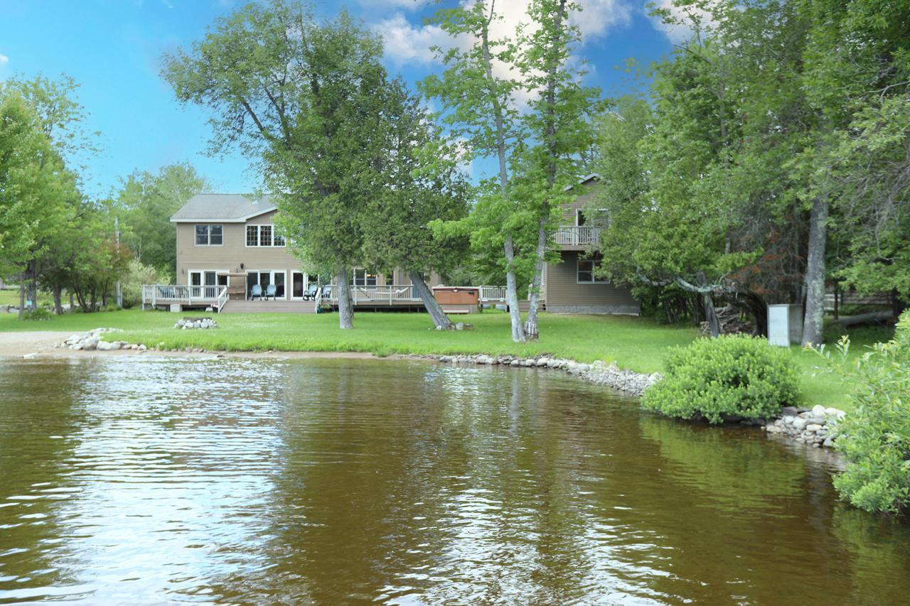 4475 Moccasin Point Road — photo