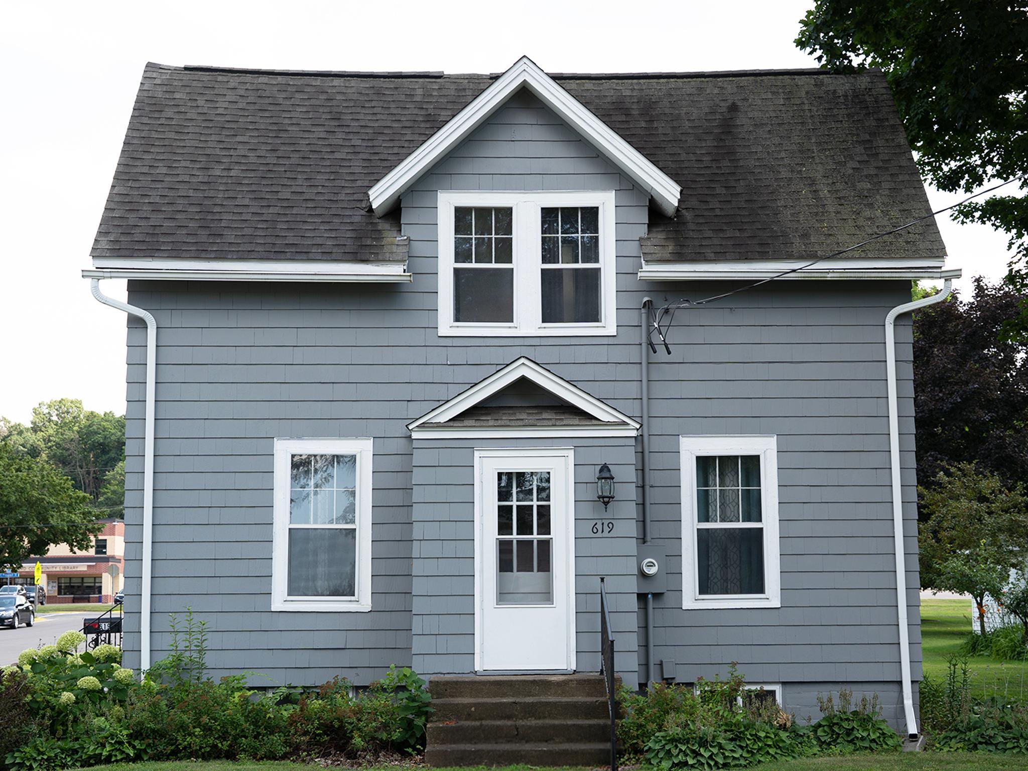 619 E Wells Street — photo