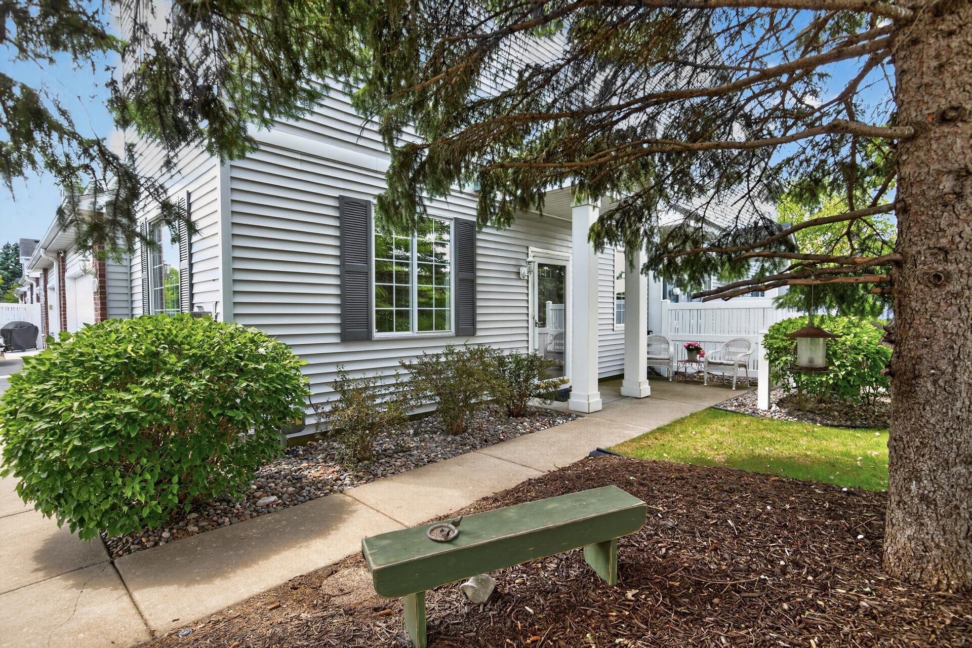 9649 Peony Lane N 1110 — photo