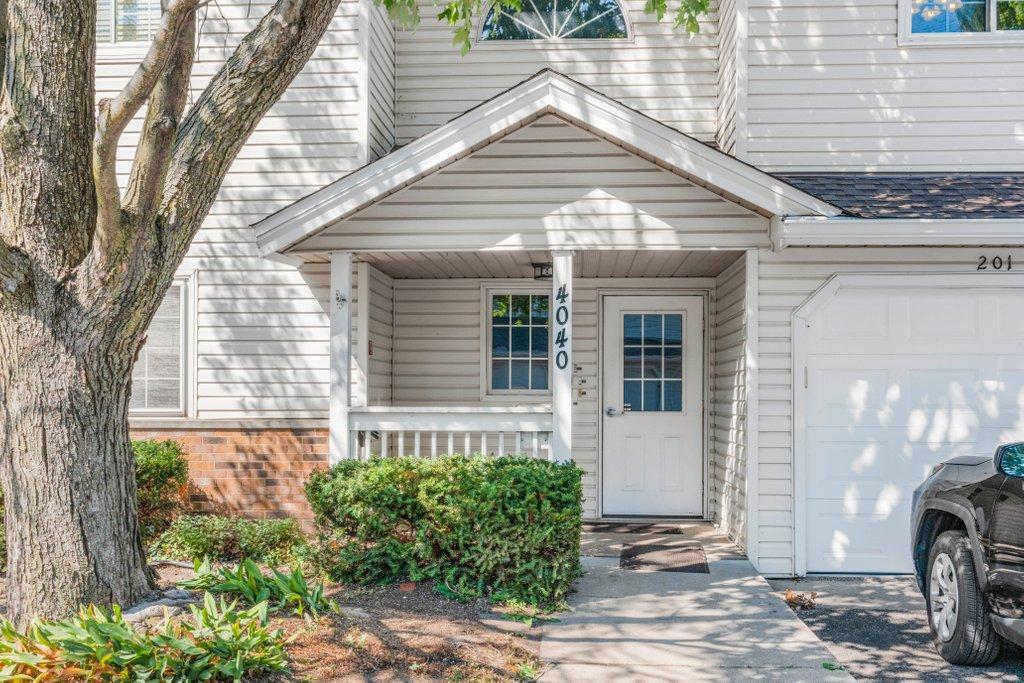 4040 Maureen Drive NE 203 — photo