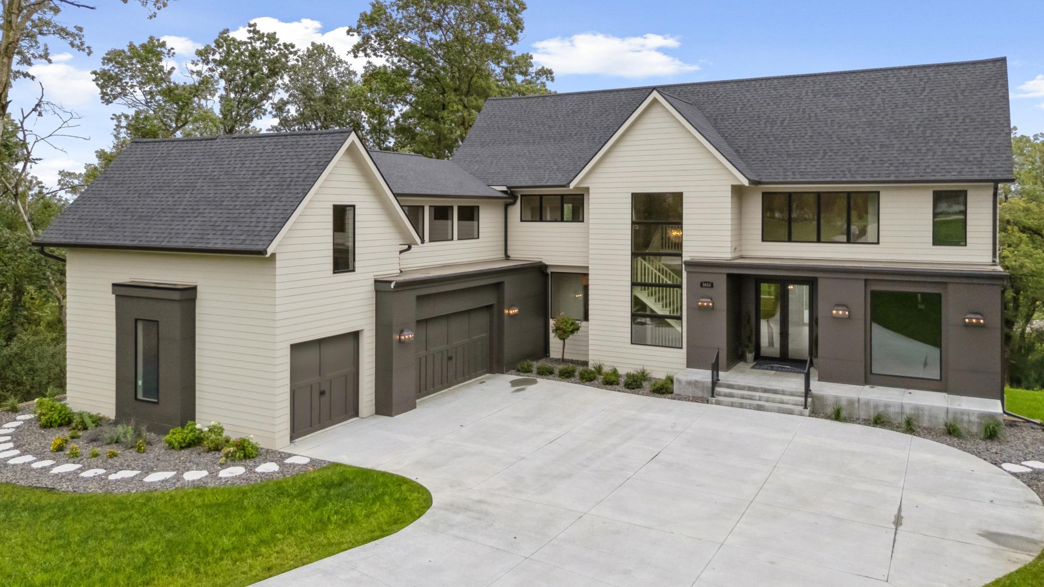 5010 Millie Road SW — photo