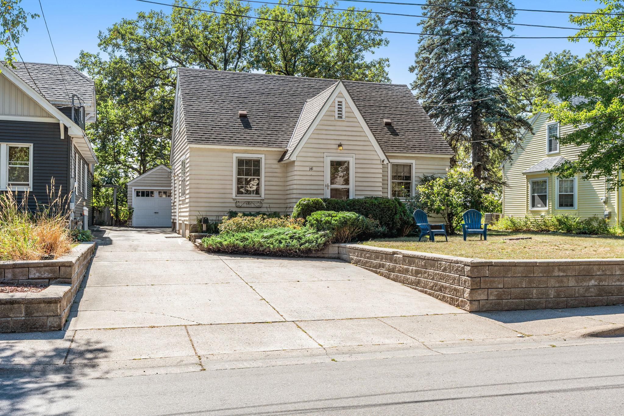 141 Riverside Drive NE — photo