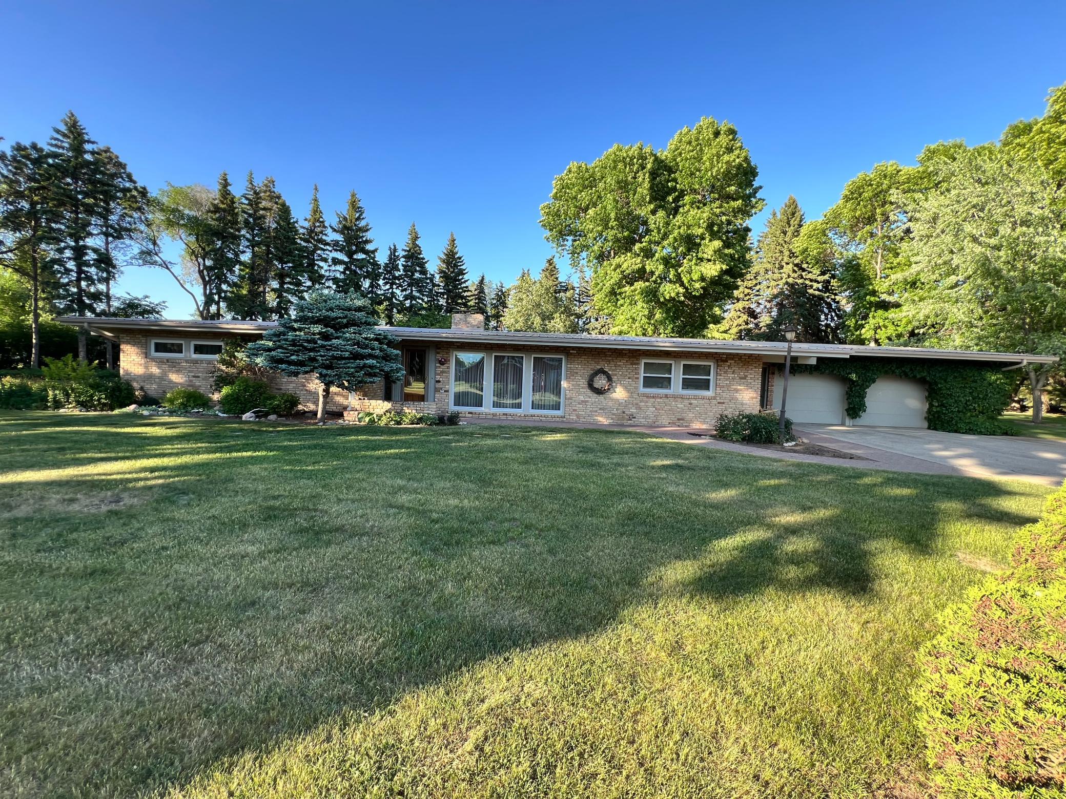 803 Spruce Court — photo